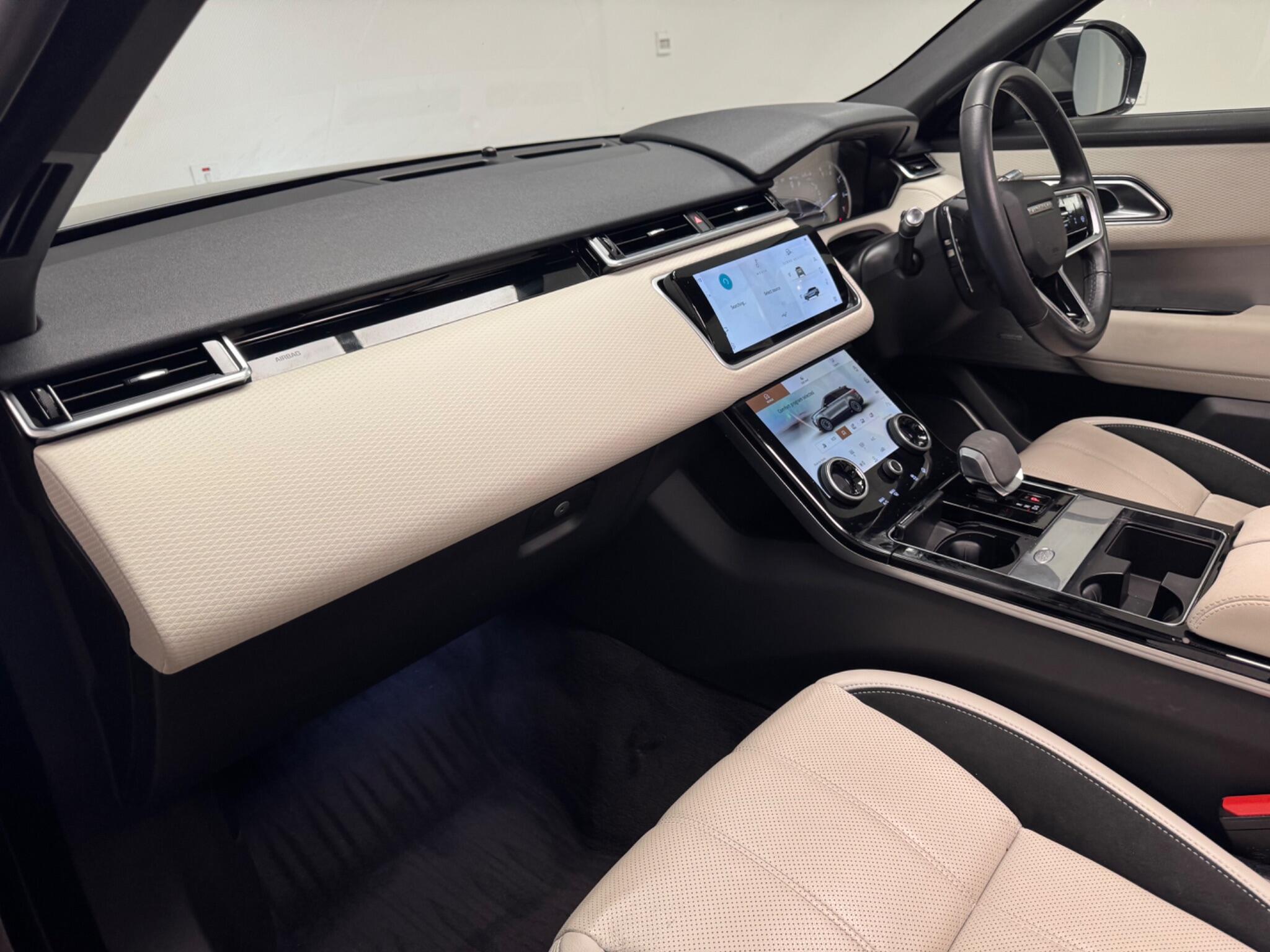 Land Rover Range Rover Velar view 8