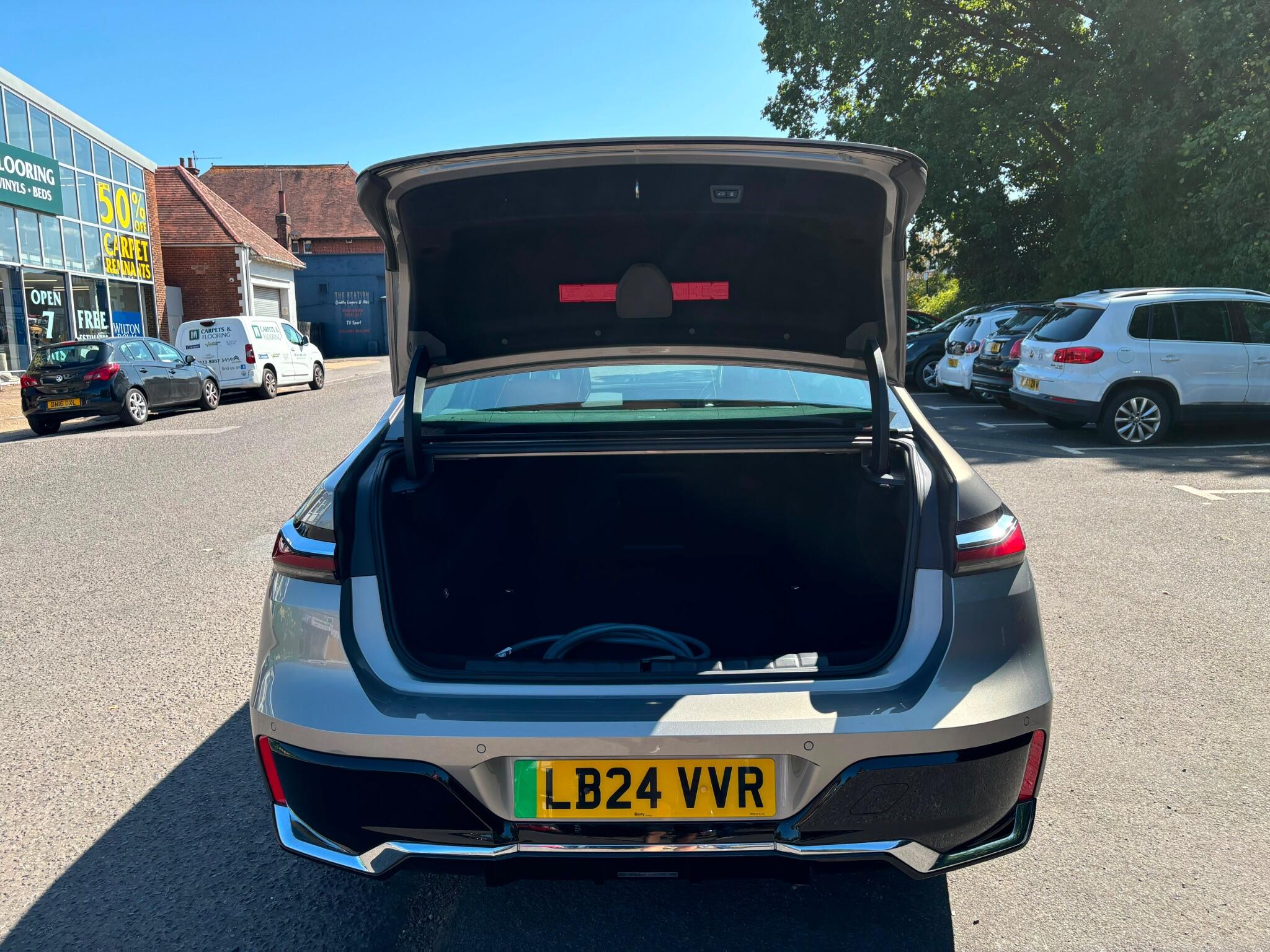 BMW I7 view 35