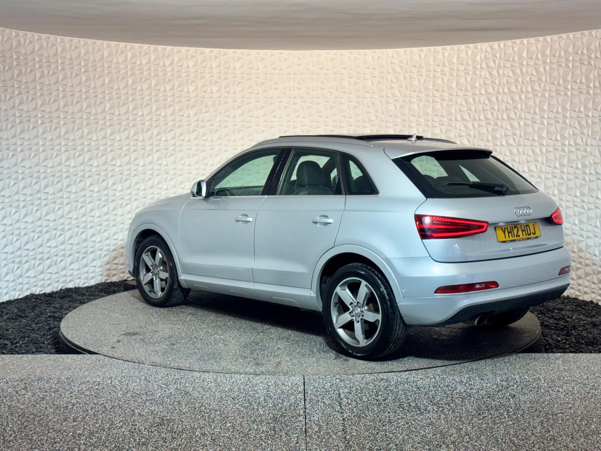 Audi Q3 view 17