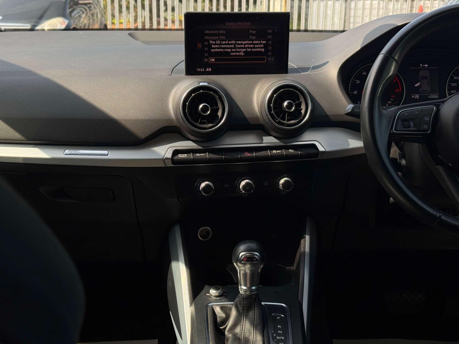 Audi Q2 view 42
