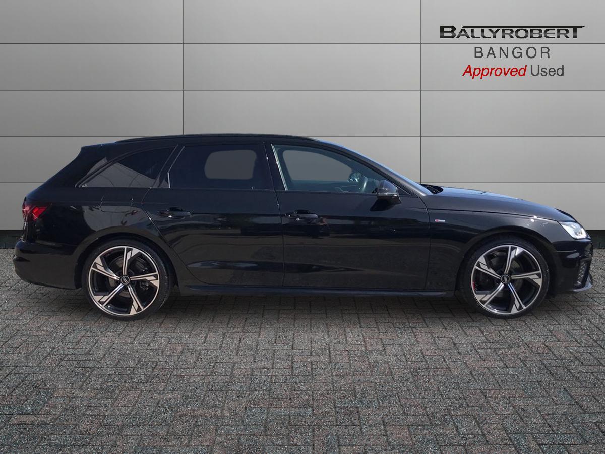 Audi A4 view 9
