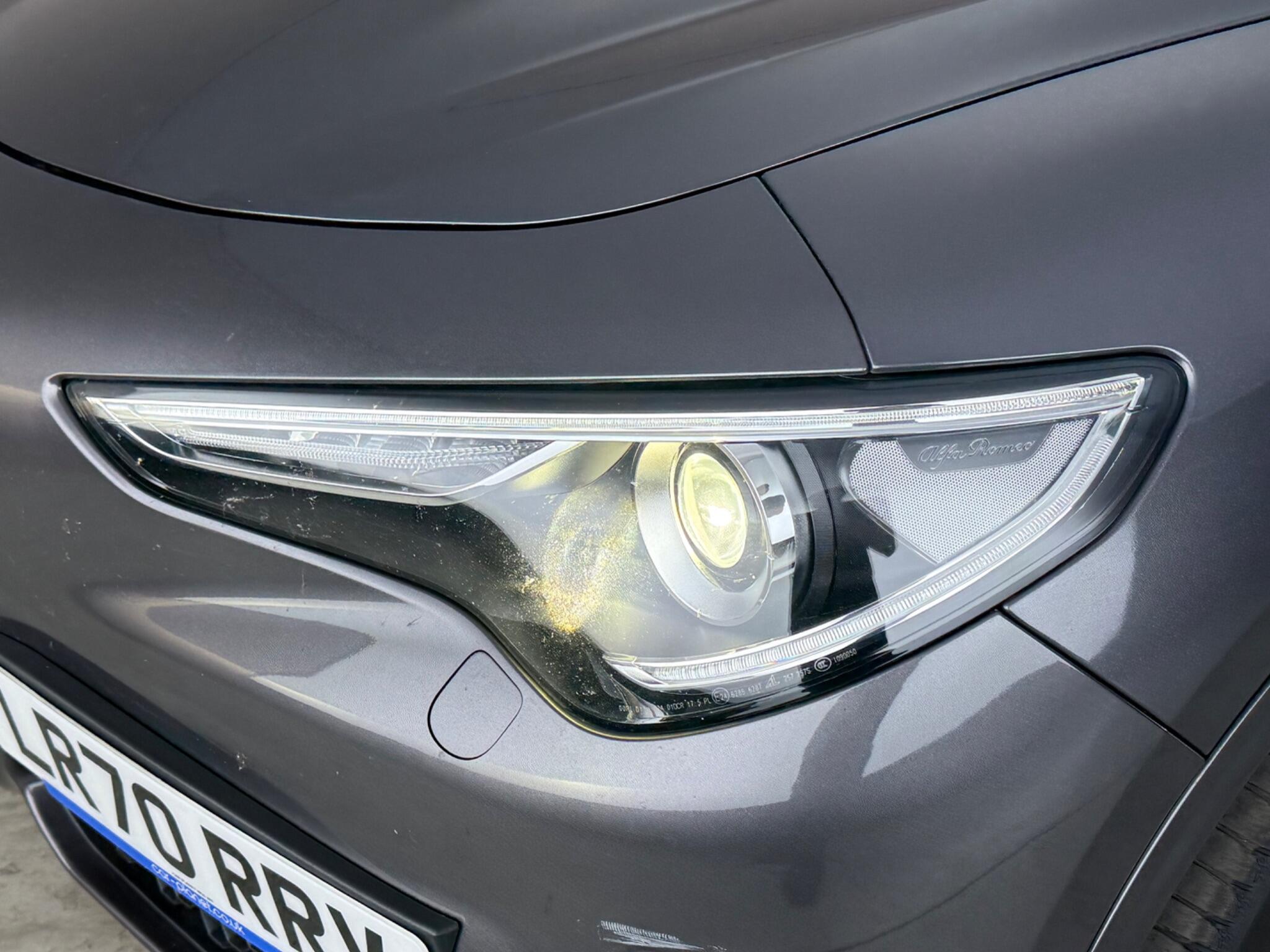 Alfa Romeo Stelvio view 13
