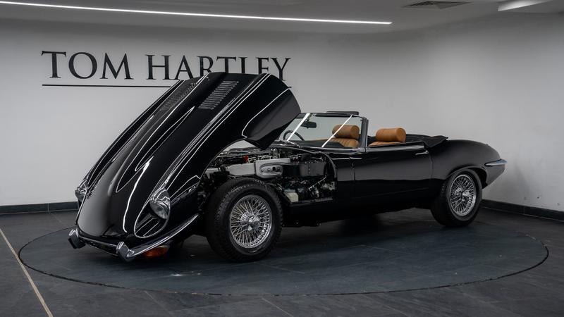 Jaguar E-Type view 18