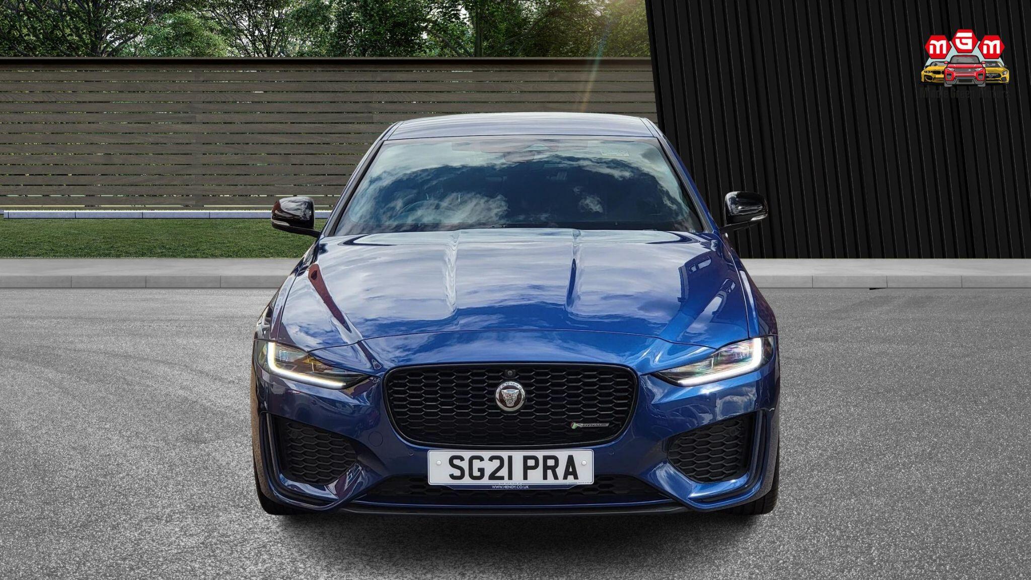 Jaguar Xe view 4