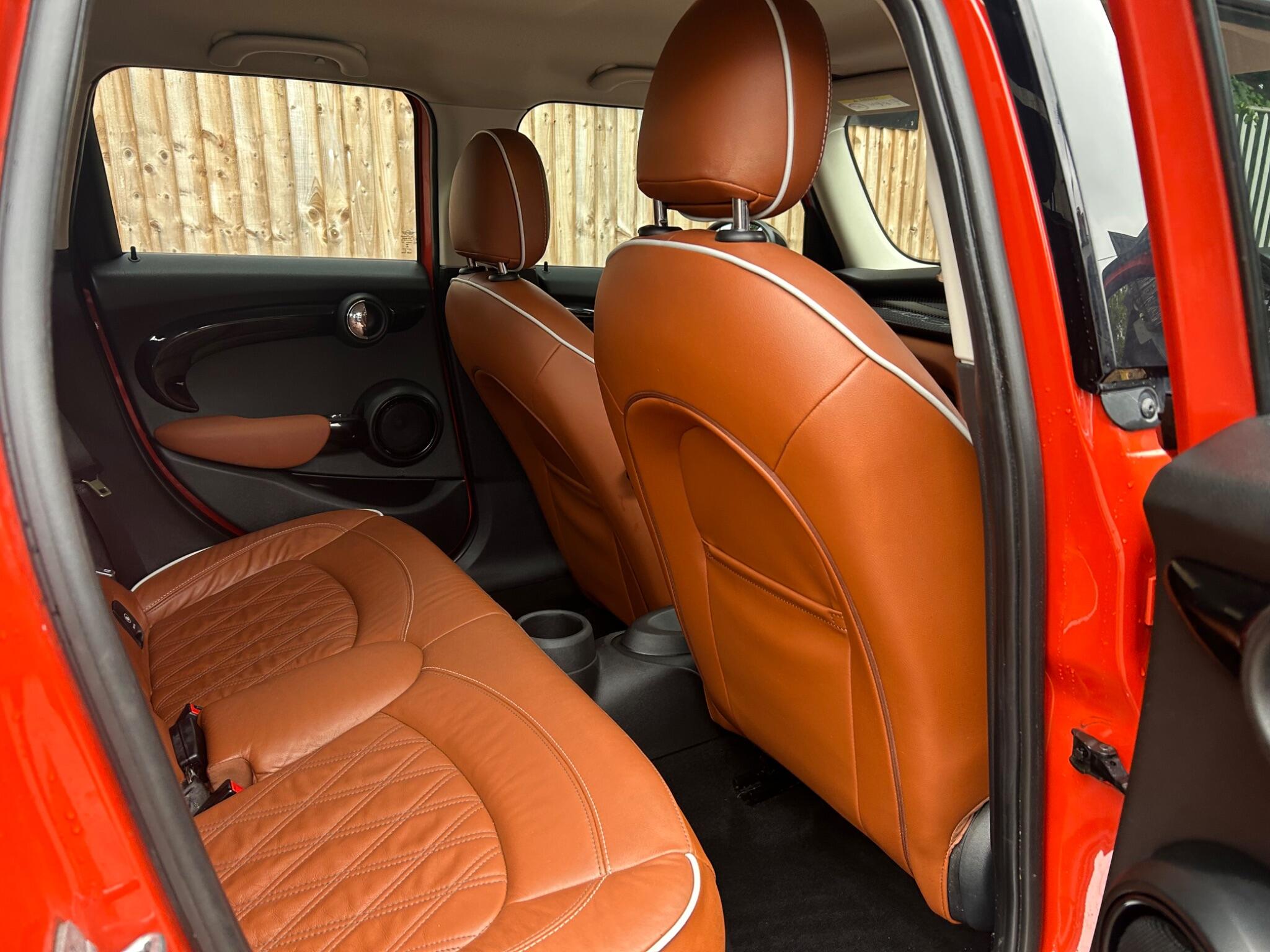 Mini Hatch view 37
