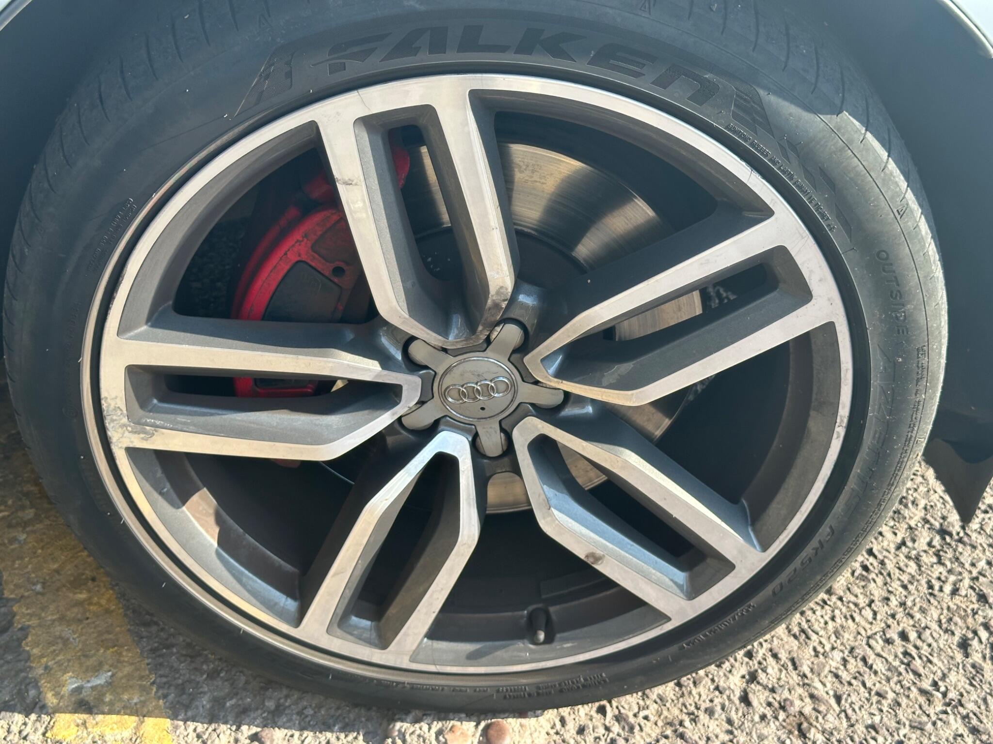 Audi SQ5 view 20