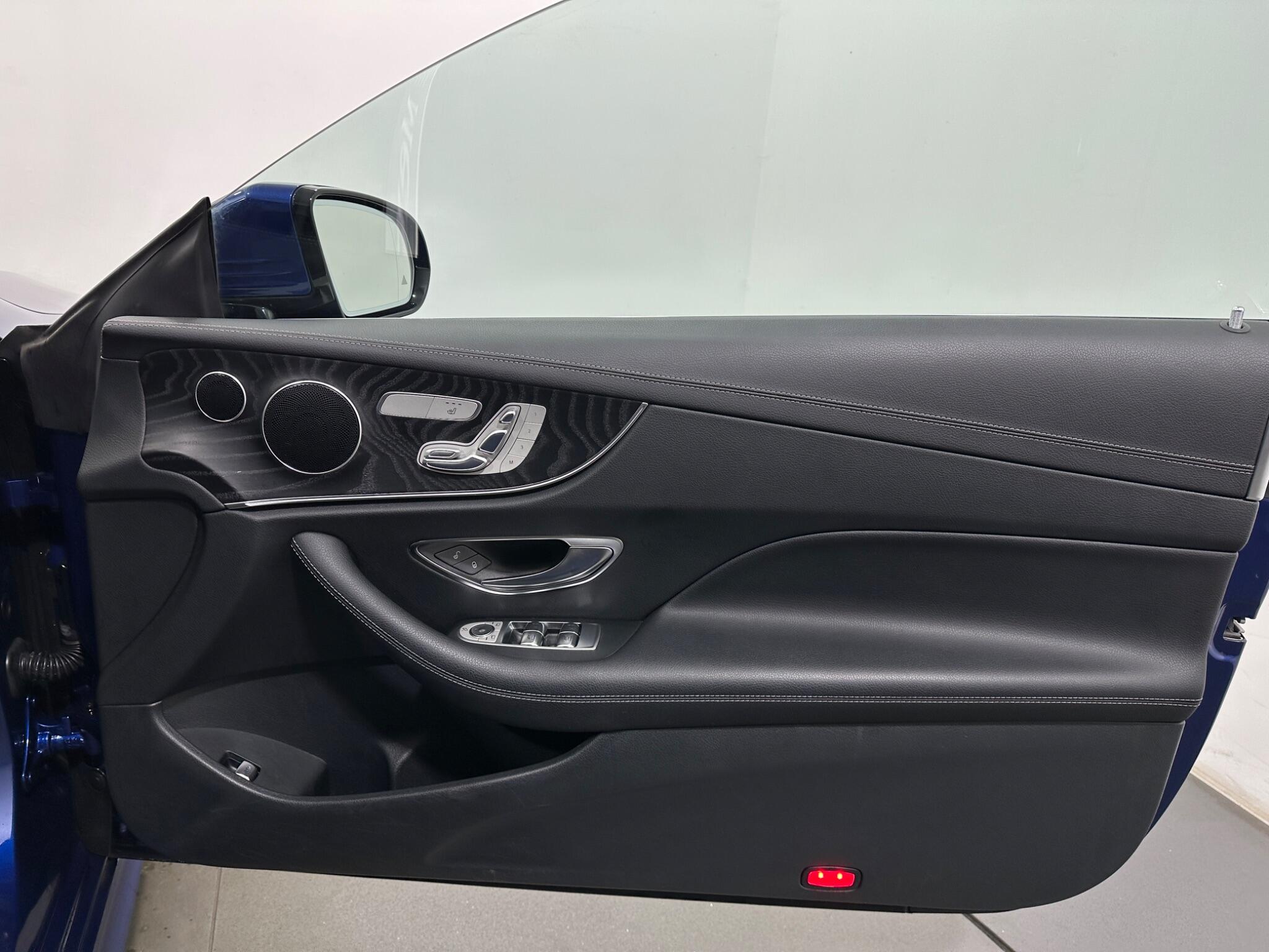 Mercedes-Benz E-Class view 35