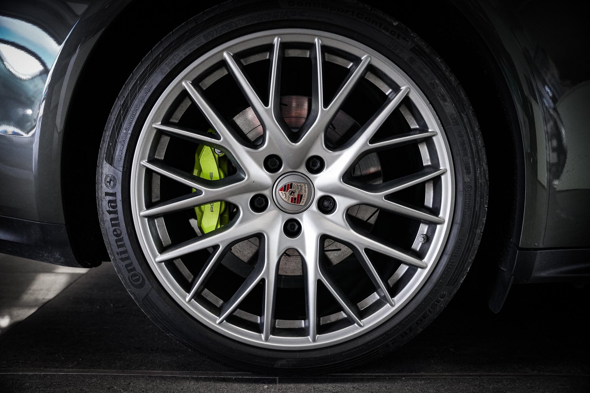 Porsche Panamera view 28