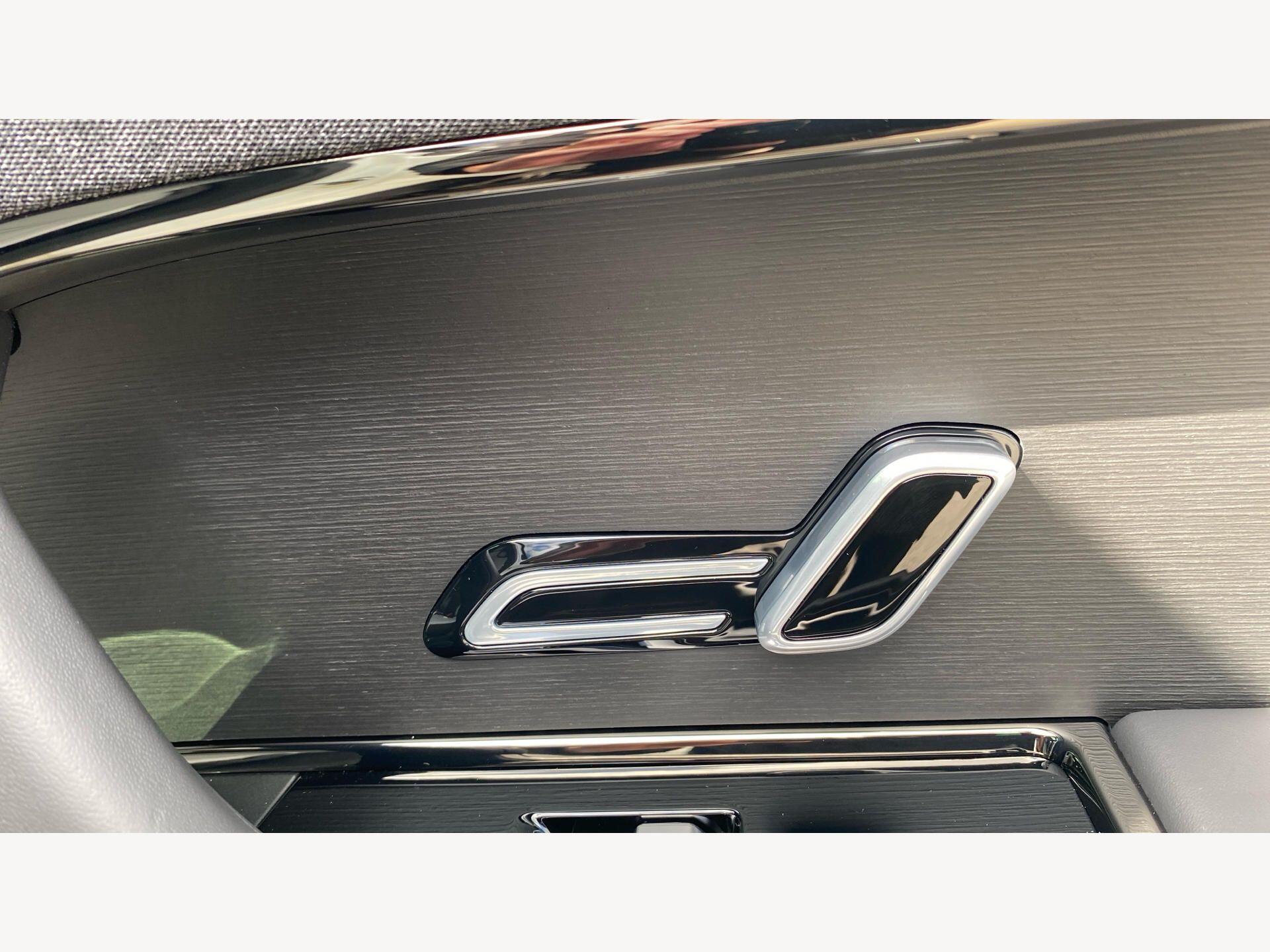 Land Rover Range Rover Sport view 28