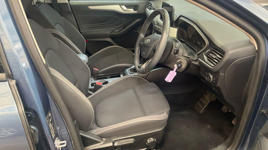Ford Focus view 2