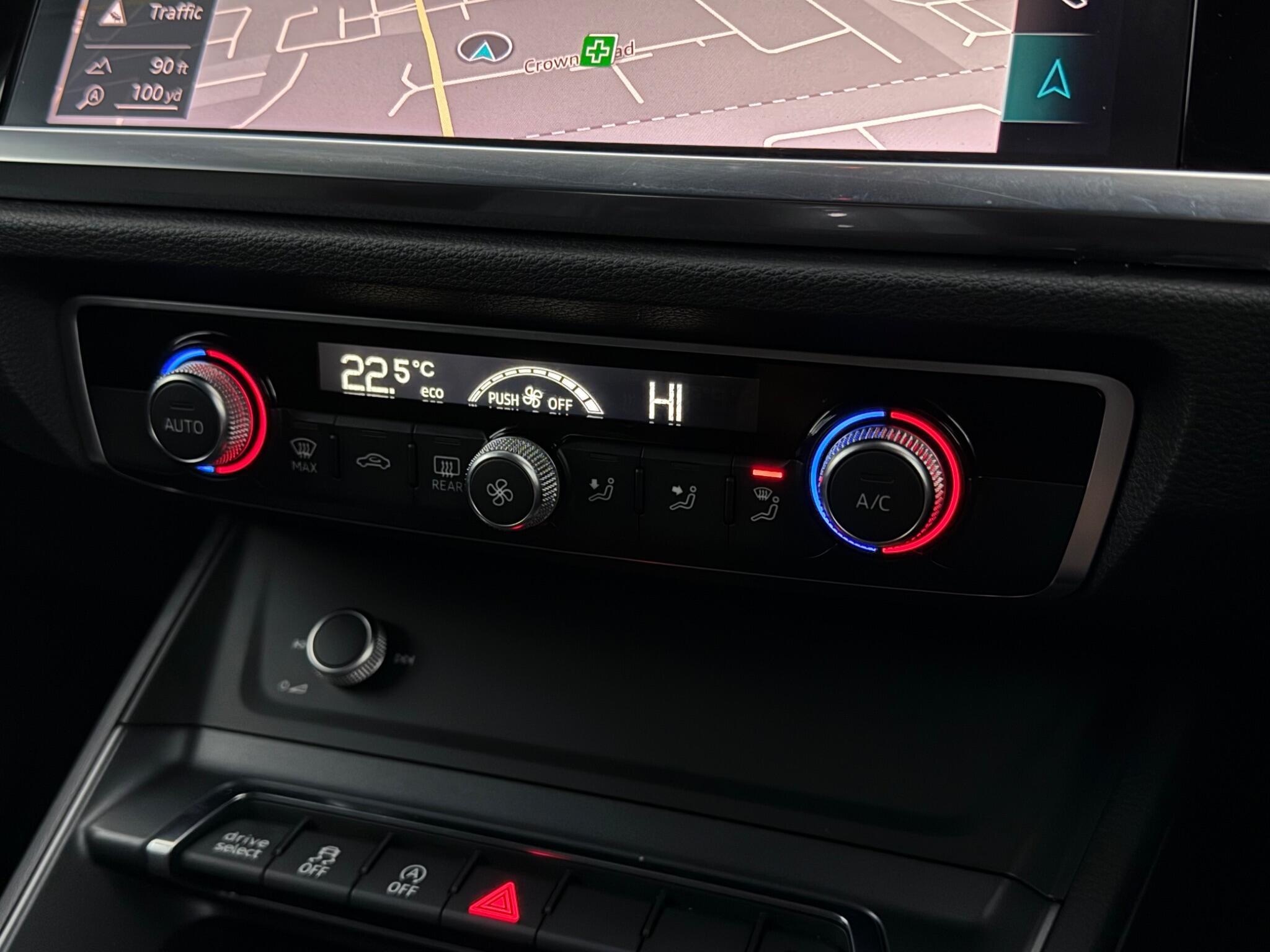 Audi Q3 view 25