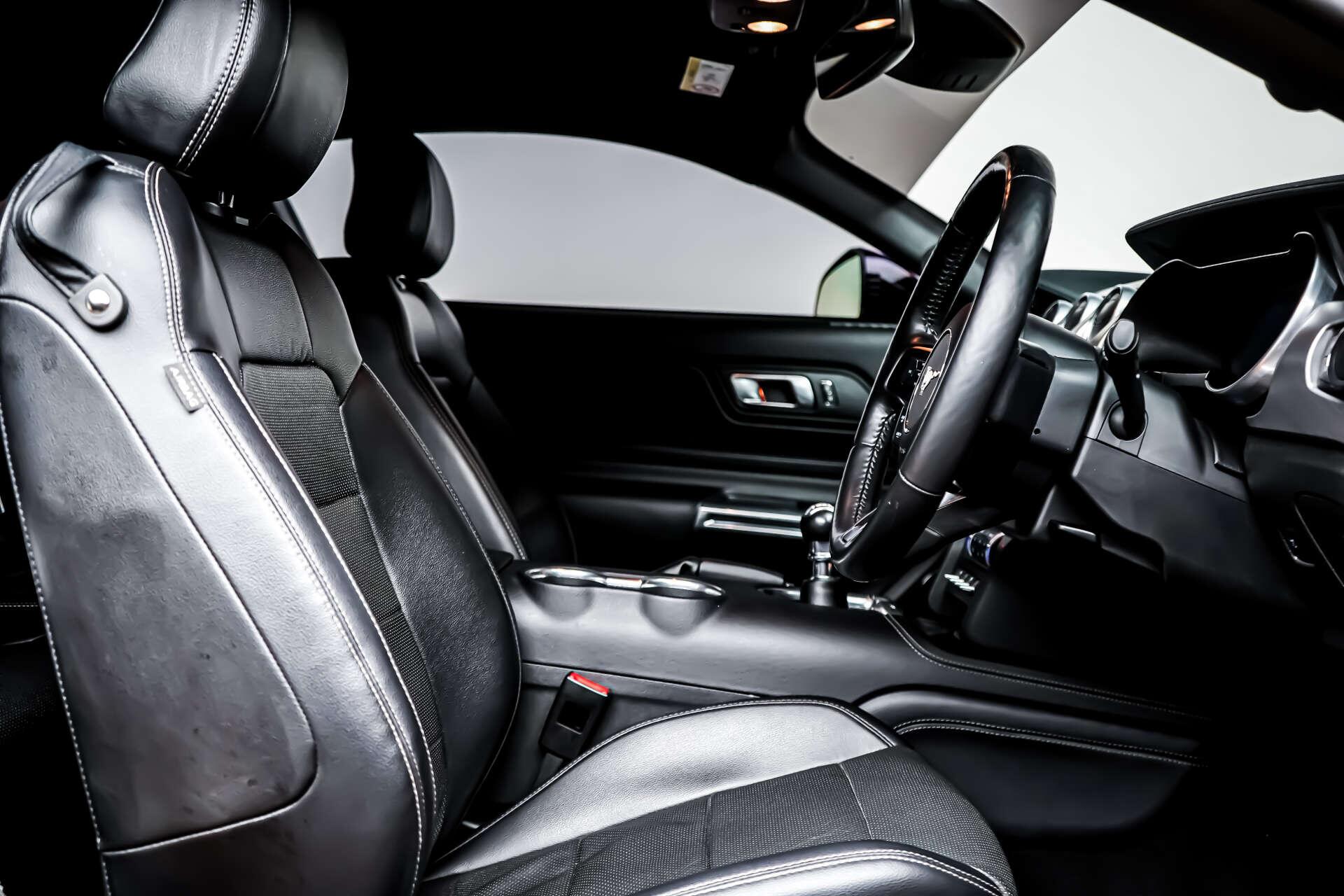 Ford Mustang view 6
