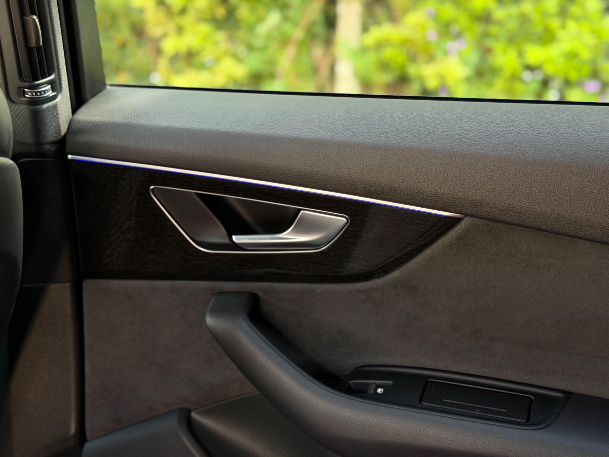 Audi Q7 view 28