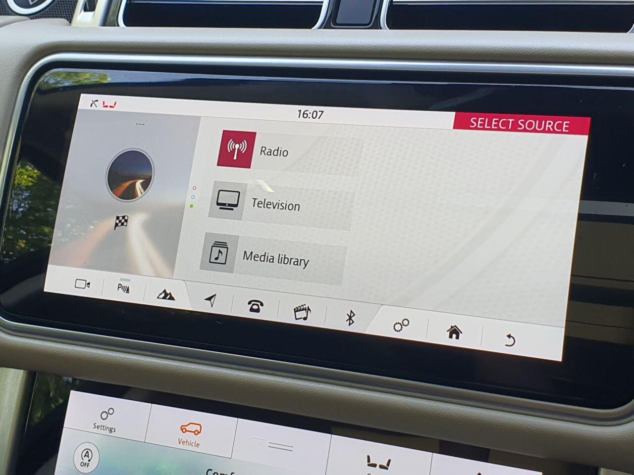 Land Rover Range Rover view 35