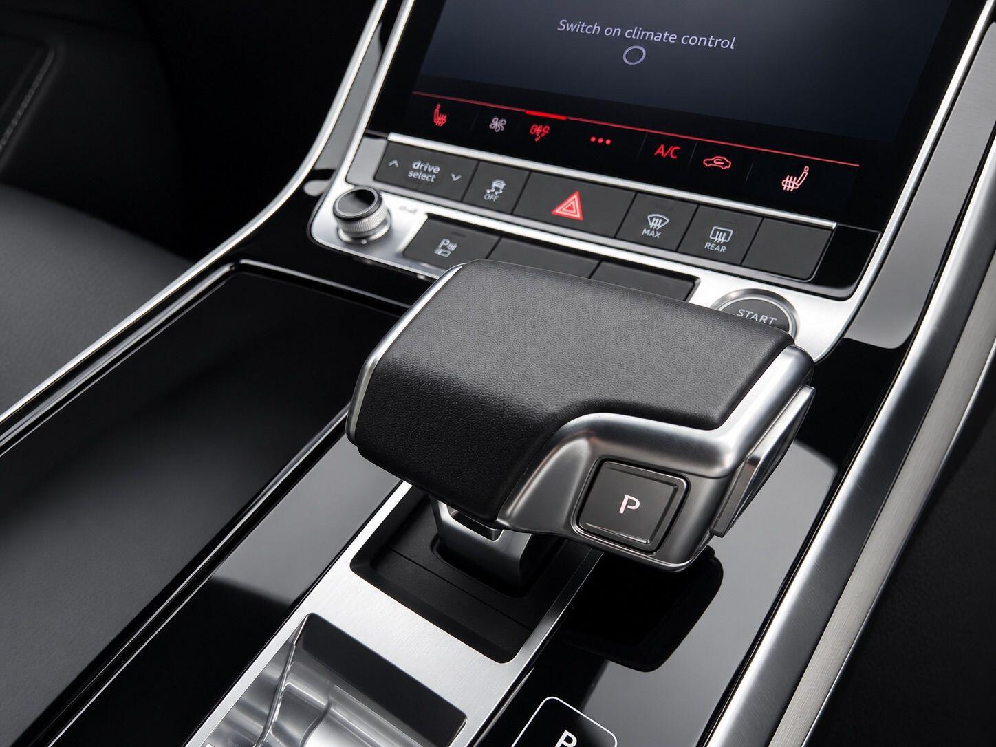 Audi Q7 view 29