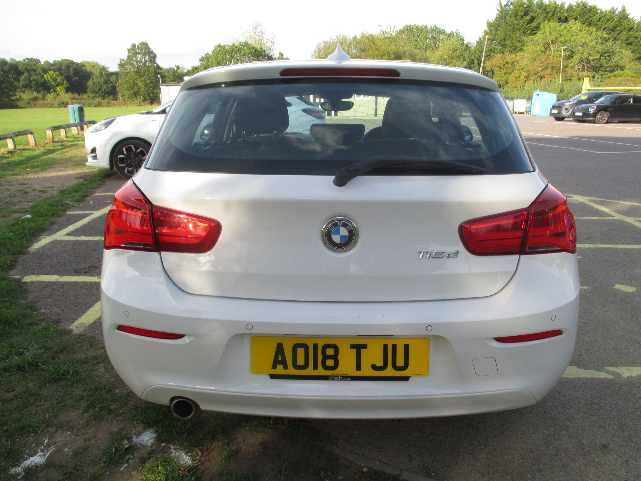 BMW 1 Series view 11