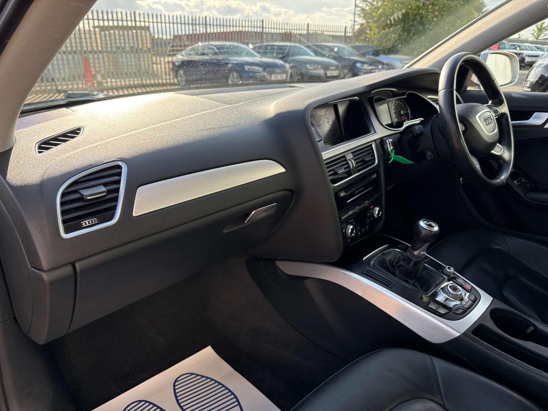 Audi A4 view 35