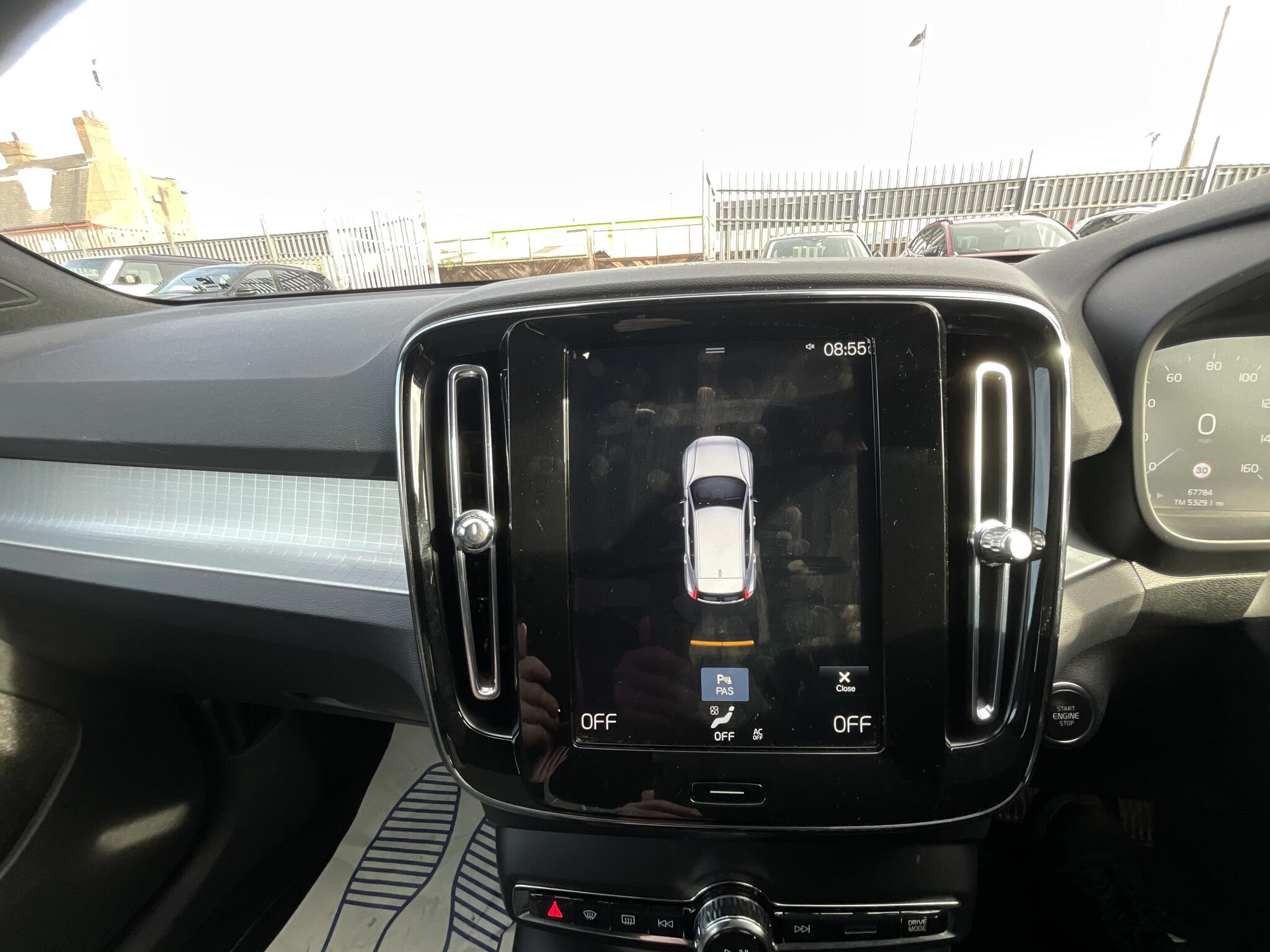 Volvo XC40 view 25