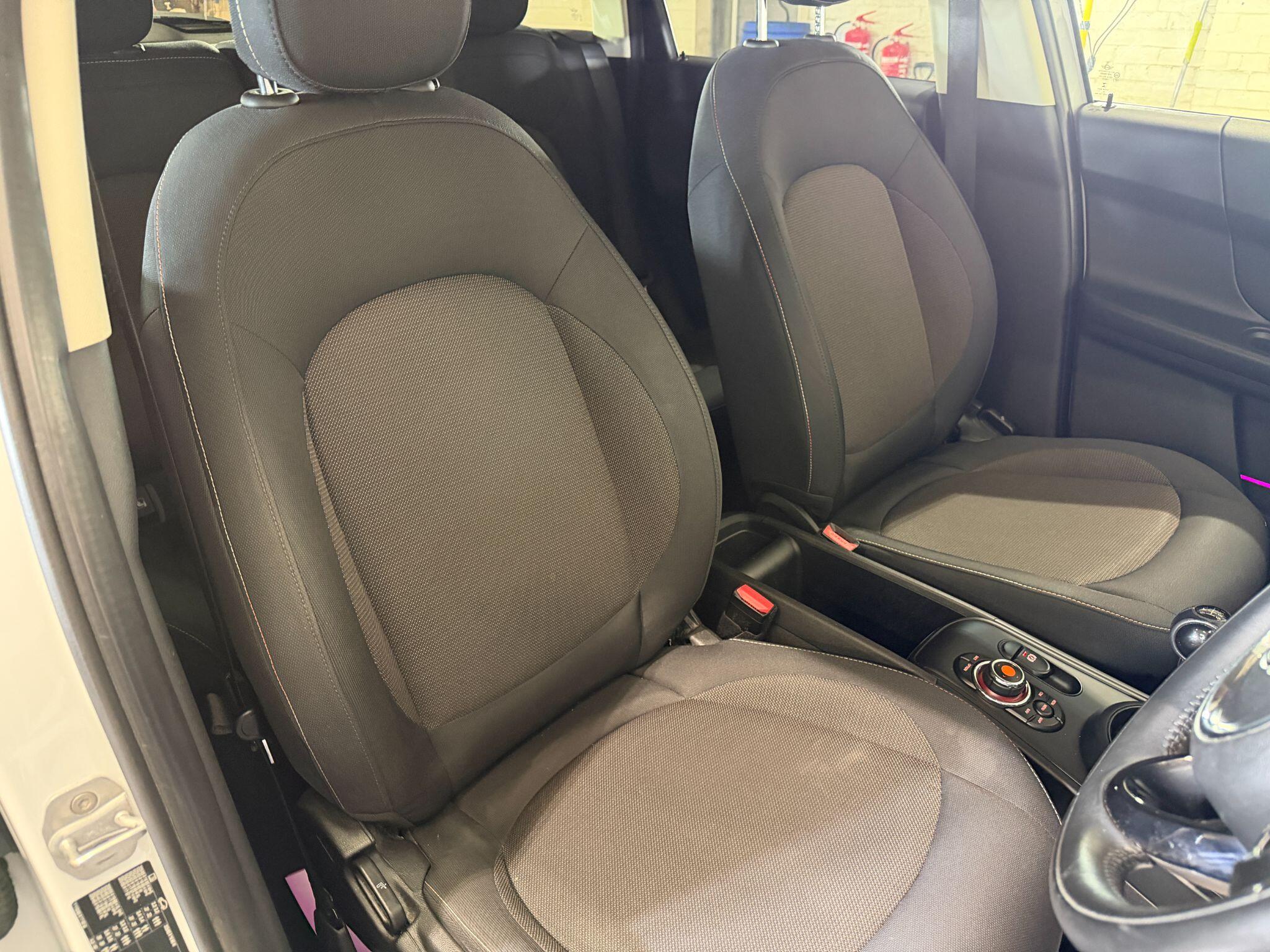 Mini Countryman view 19