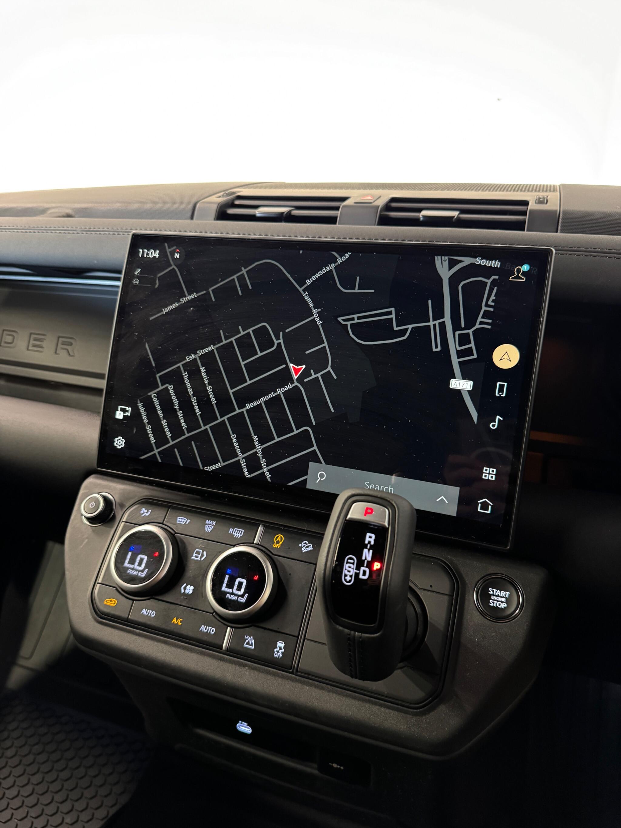 Land Rover Defender view 19