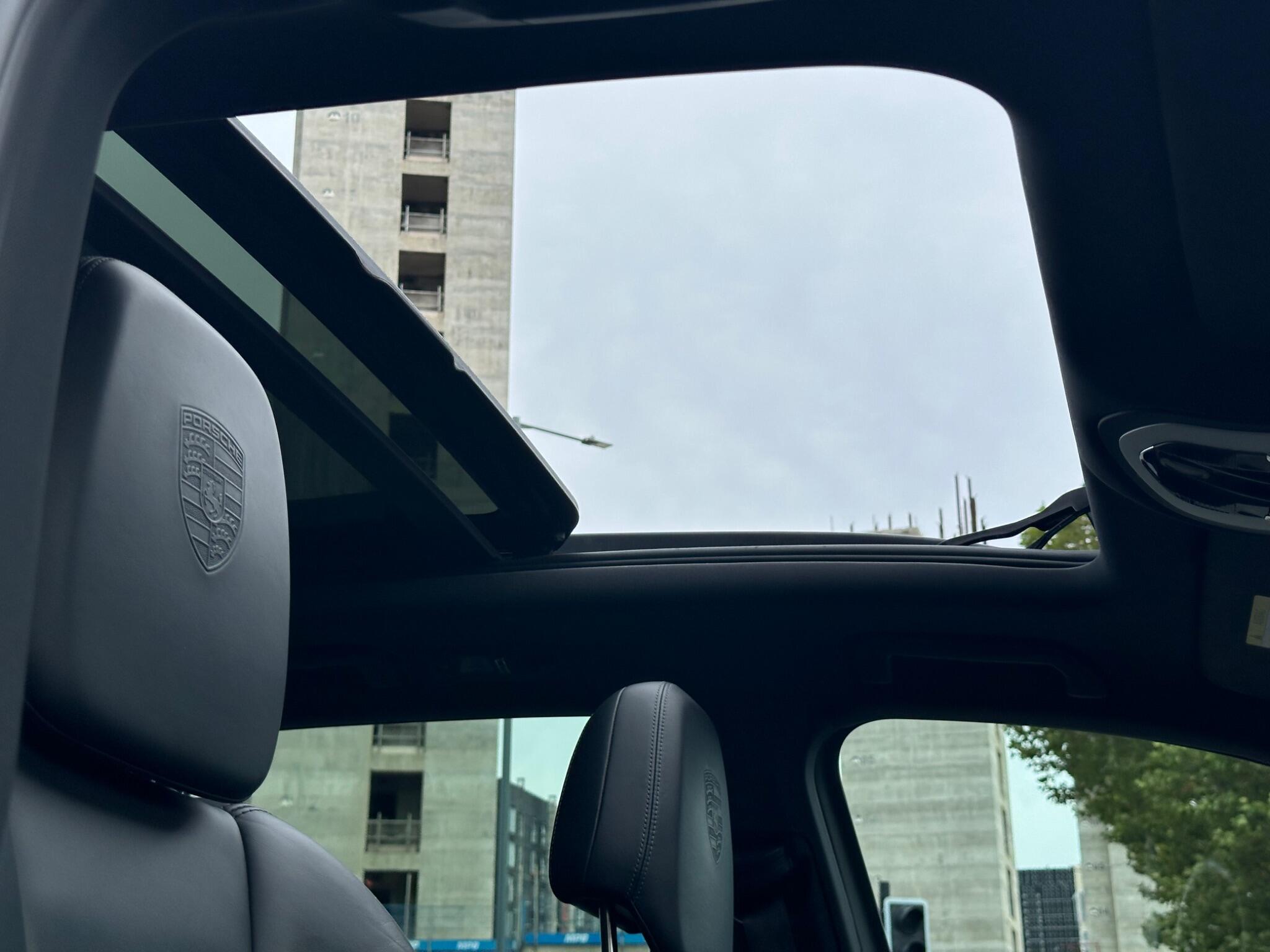 Porsche Cayenne view 36