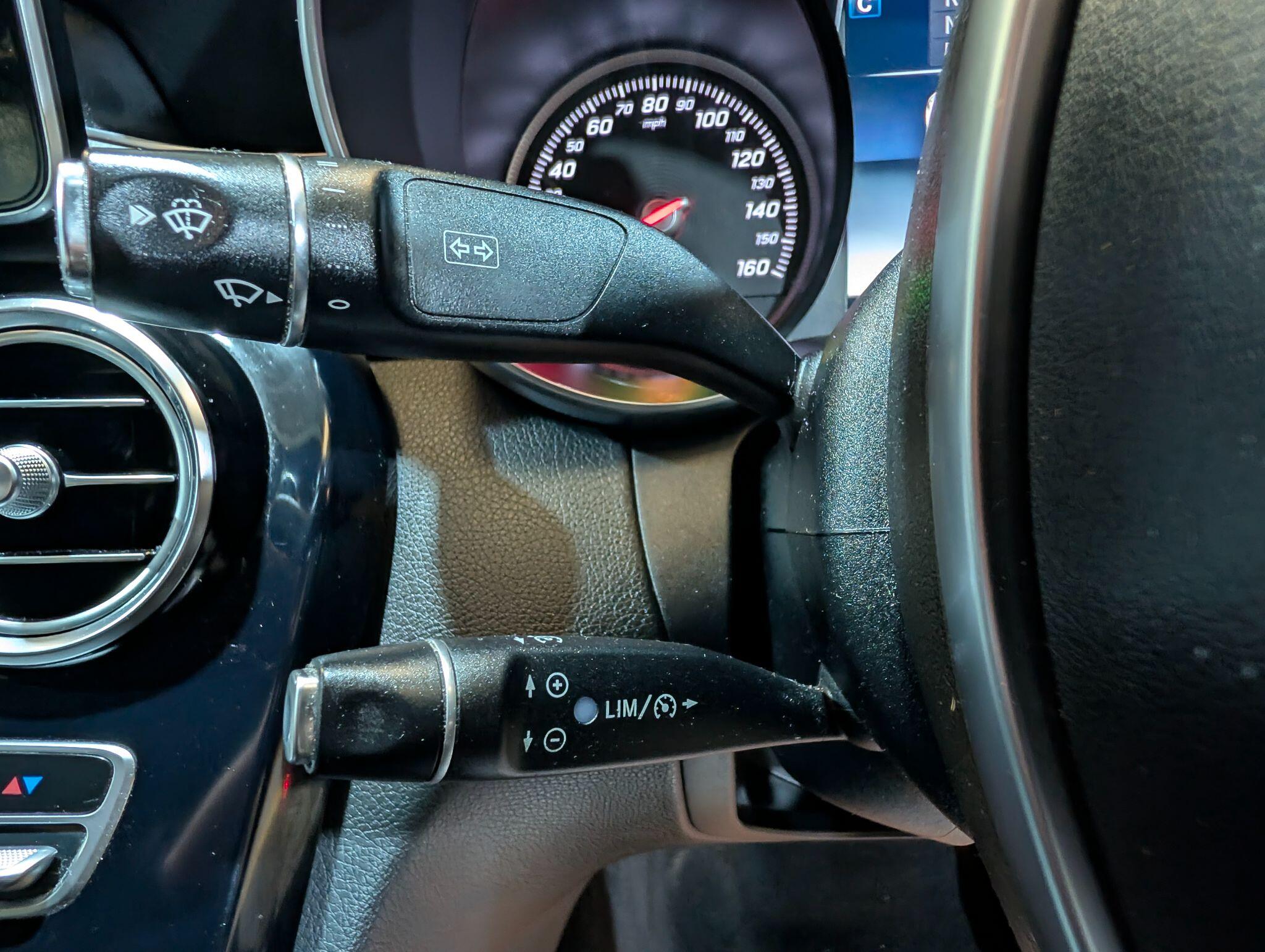 Mercedes-Benz C Class view 35