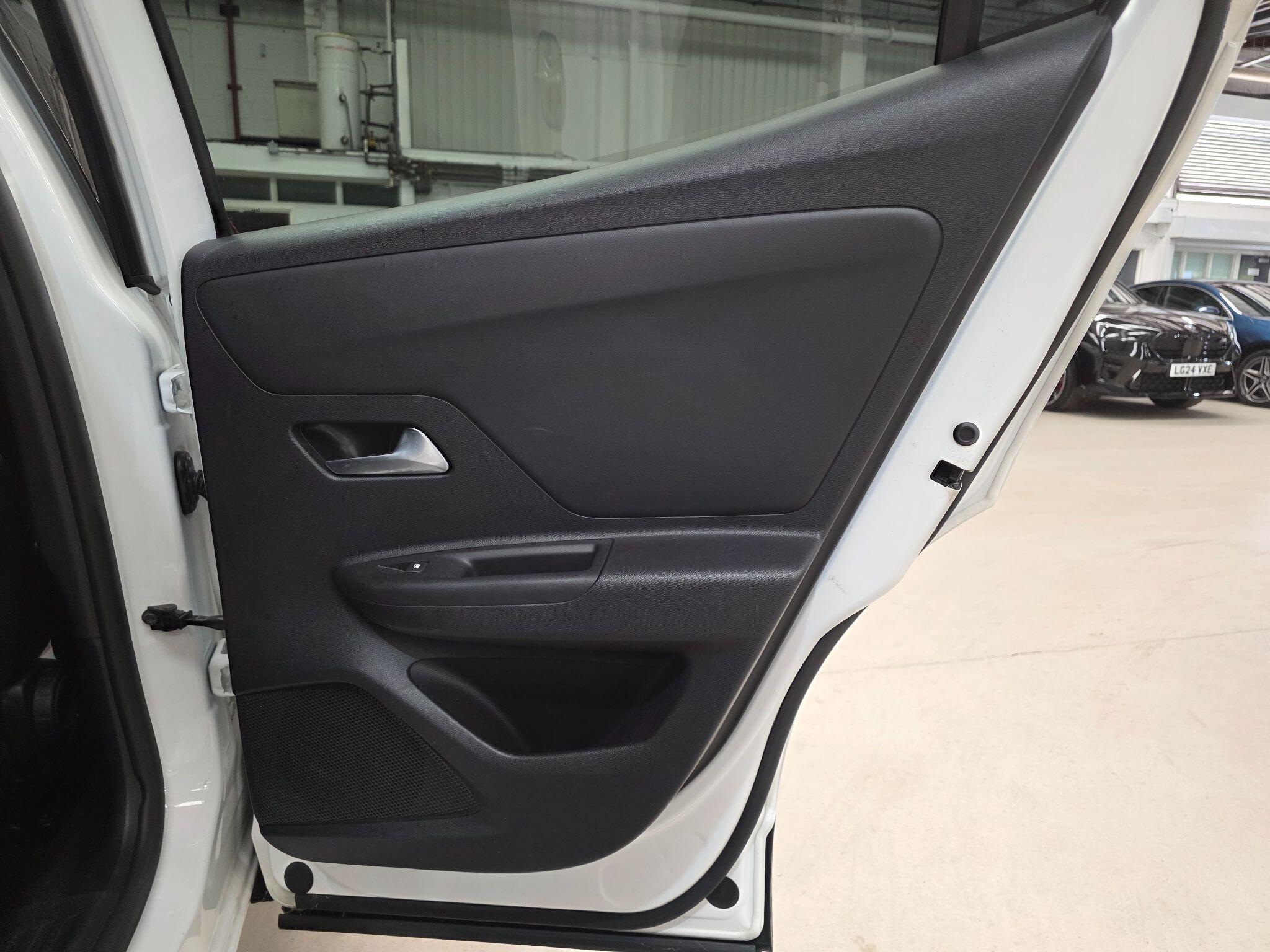 Vauxhall Mokka Electric view 21