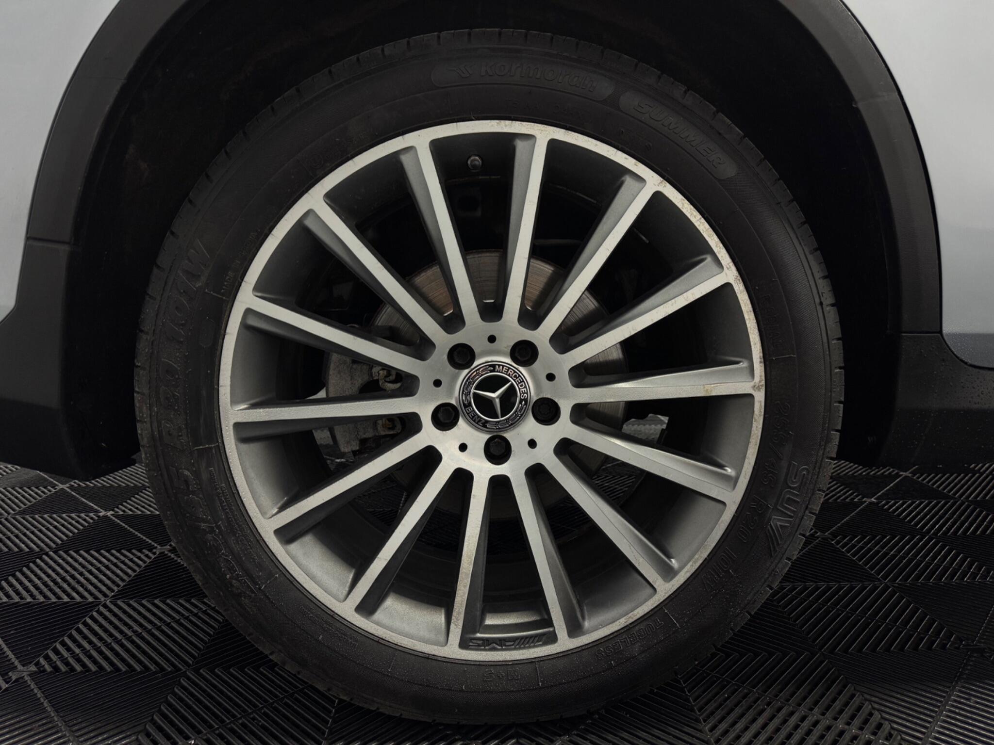 Mercedes-Benz GLC view 39