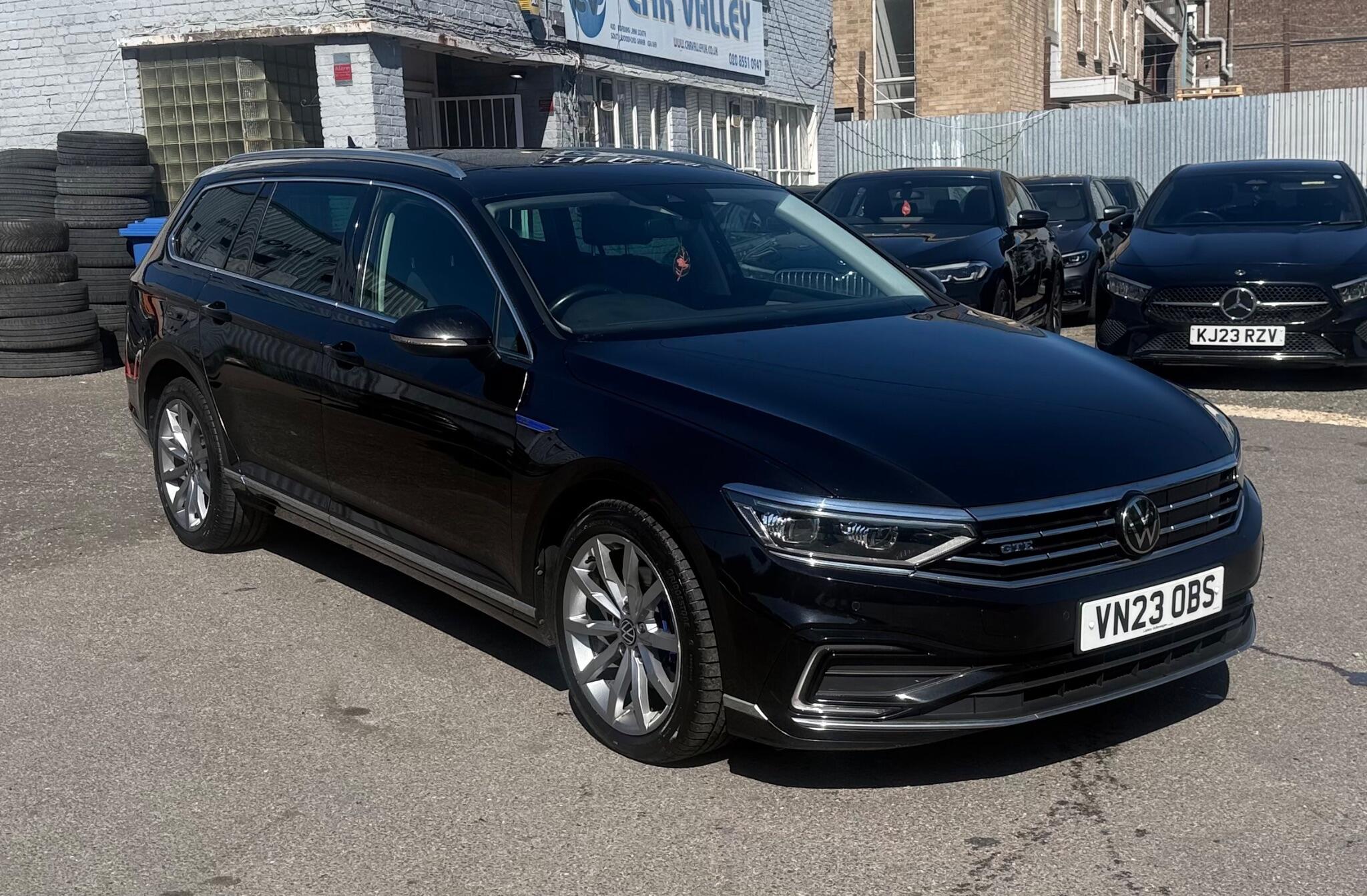 Volkswagen Passat view 5