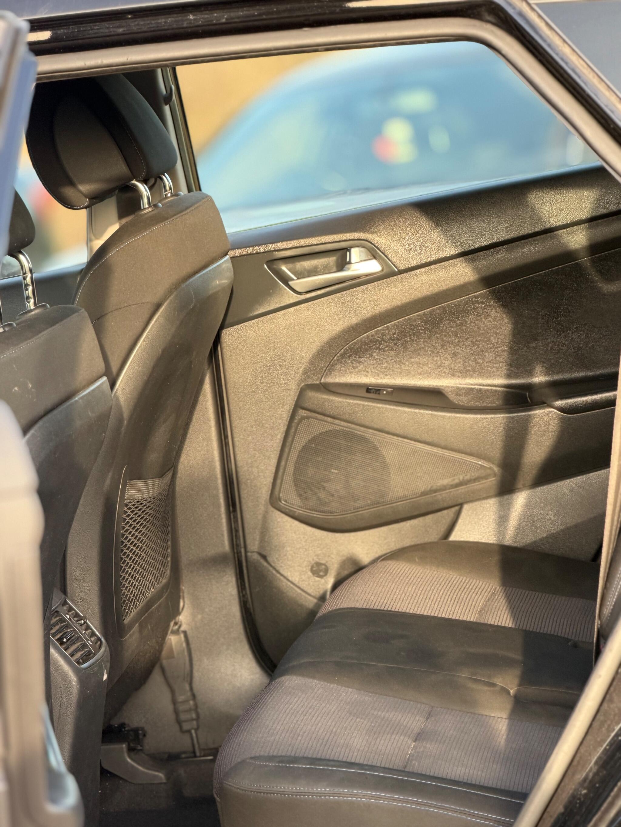 2016 Hyundai TUCSON 1.6 GDi Blue Drive SE Euro 6 (s/s) 5dr image 21