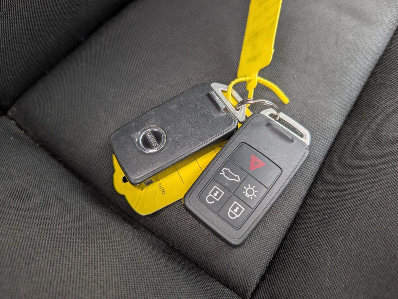 Volvo V40 view 40