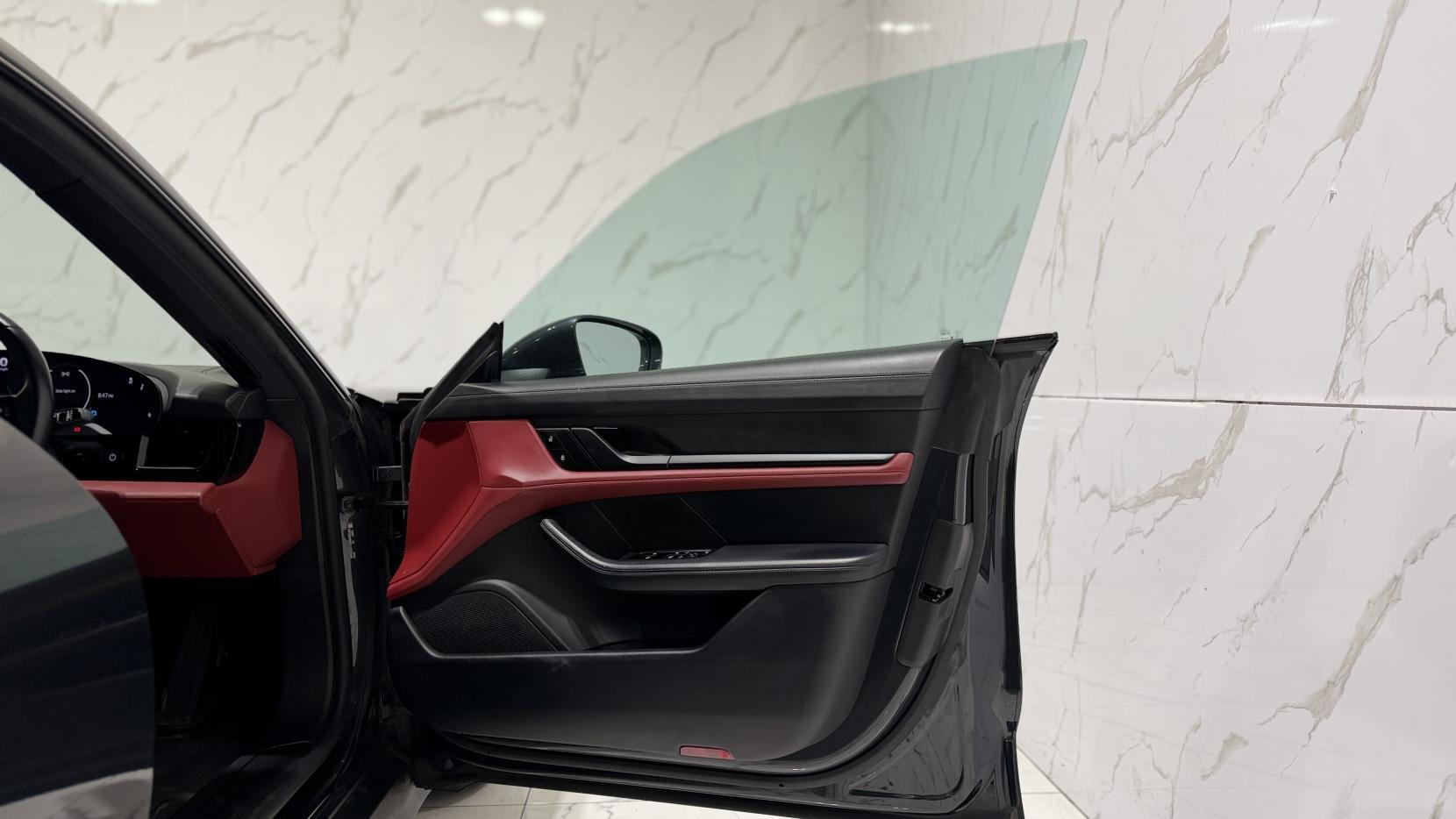 Porsche Taycan view 31