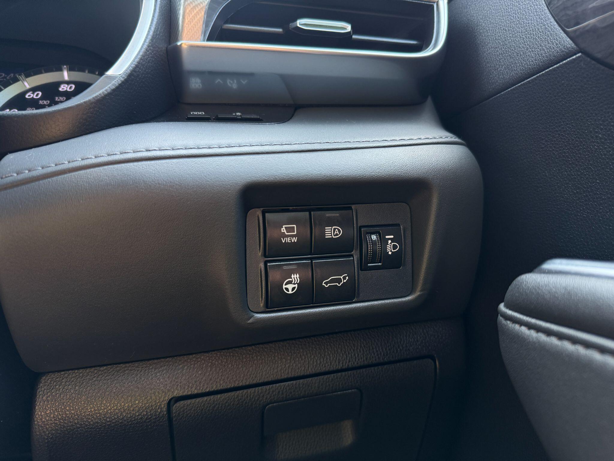 Toyota Highlander view 45