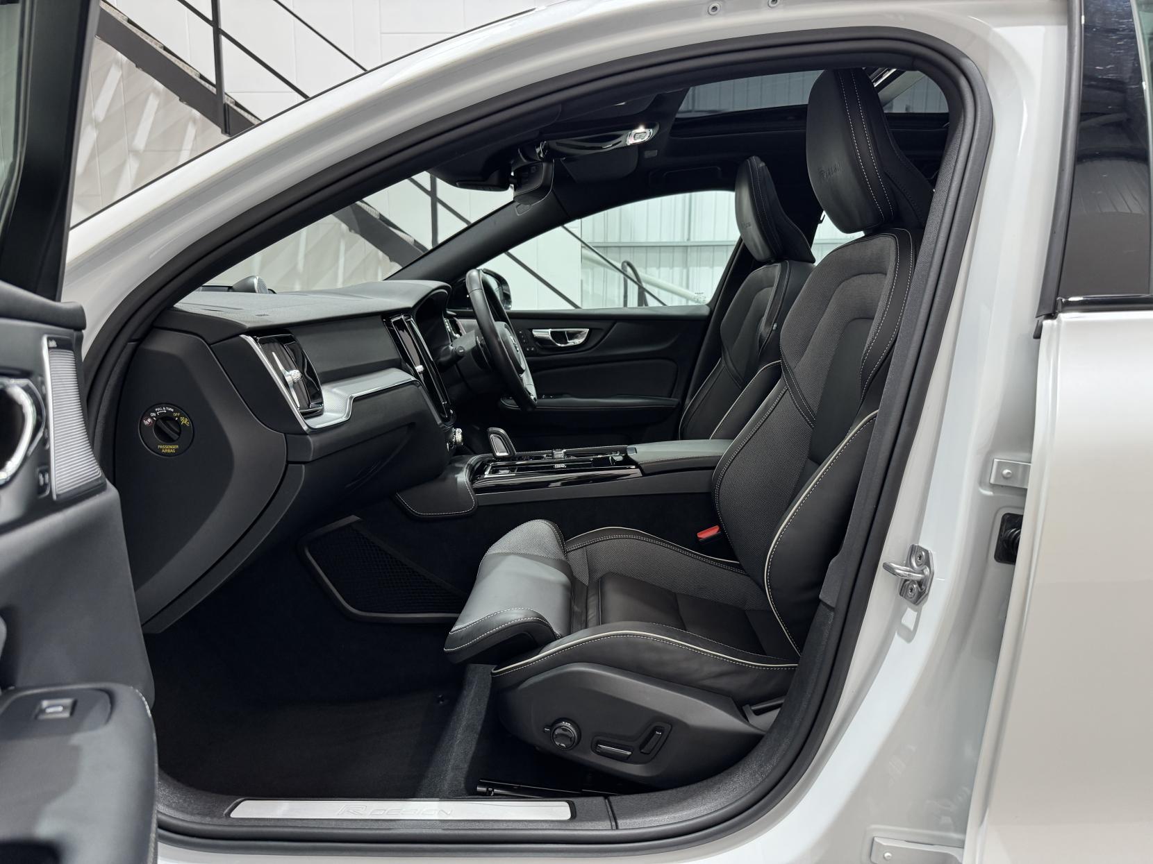 Volvo S60 view 51