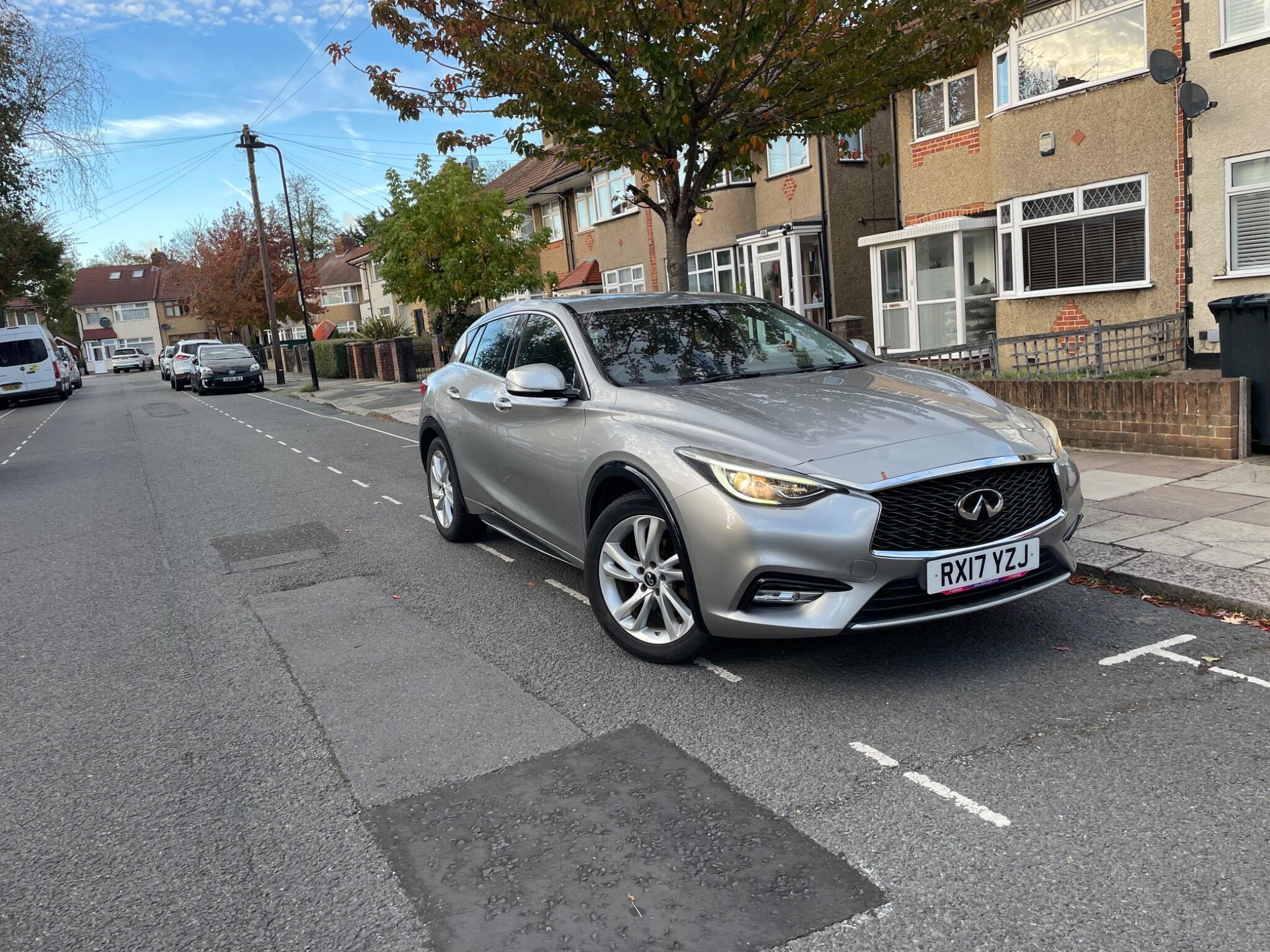 Infiniti Q30