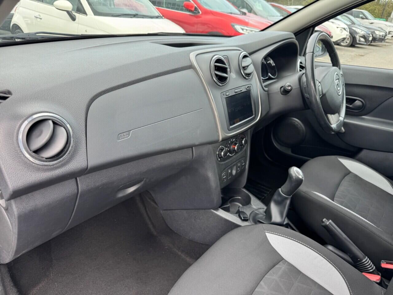 Dacia Sandero view 42