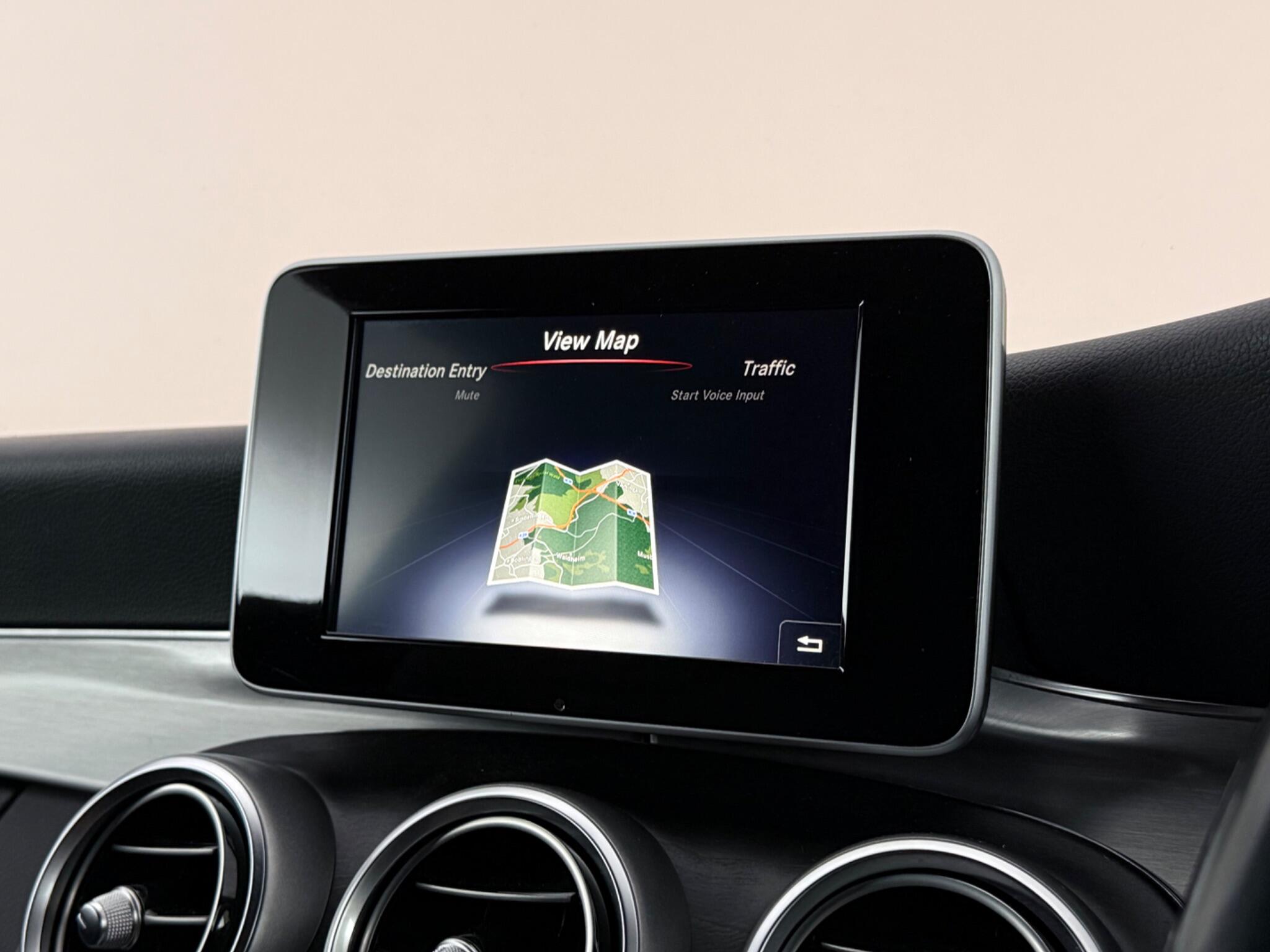 Mercedes-Benz C-Class view 25