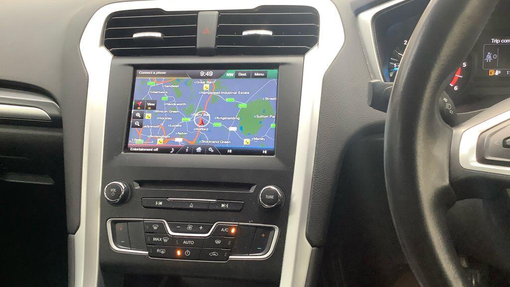 Ford Mondeo view 9
