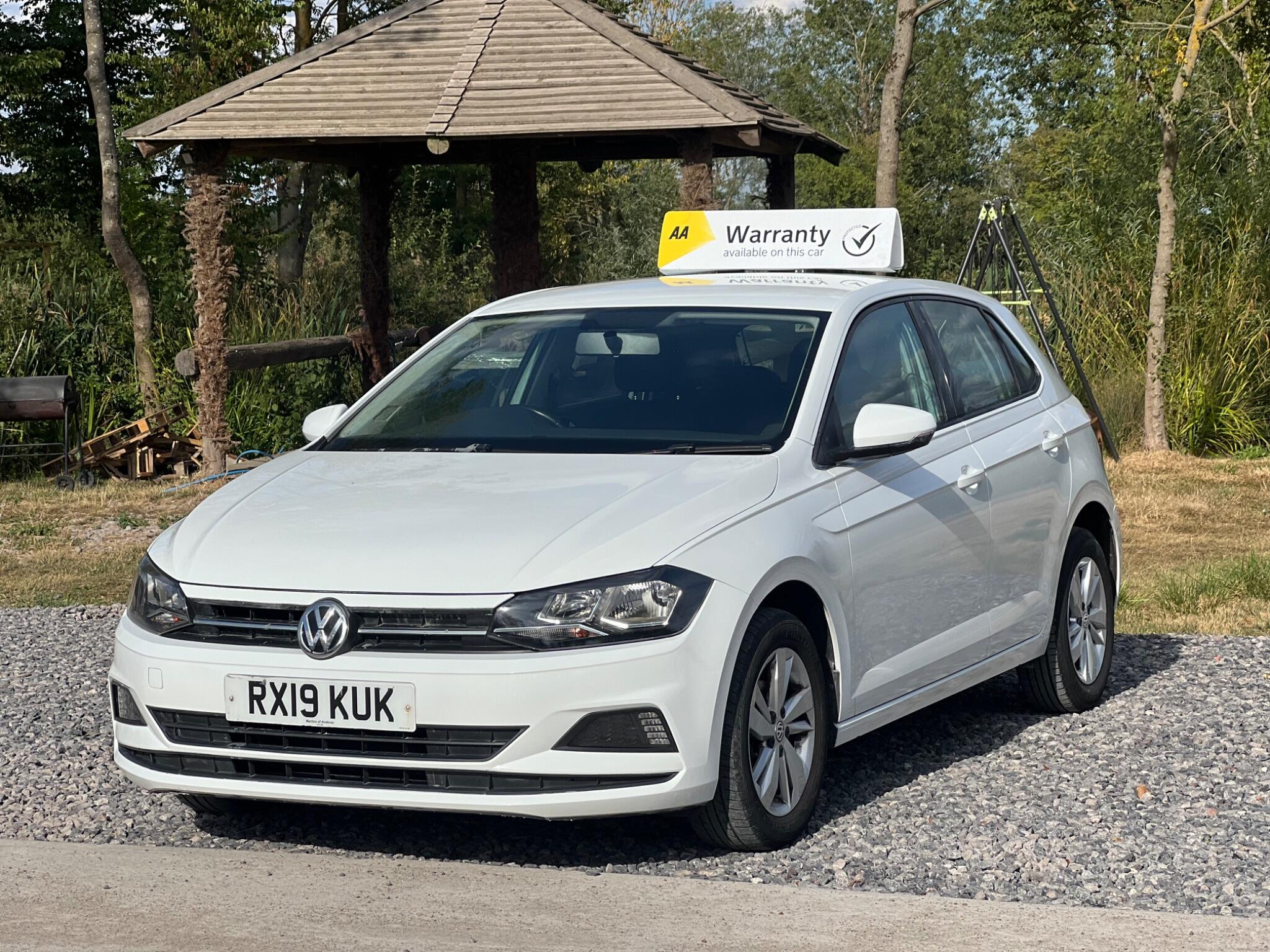 White 2019 Volkswagen Polo Hatchback Front-wheel drive Manual