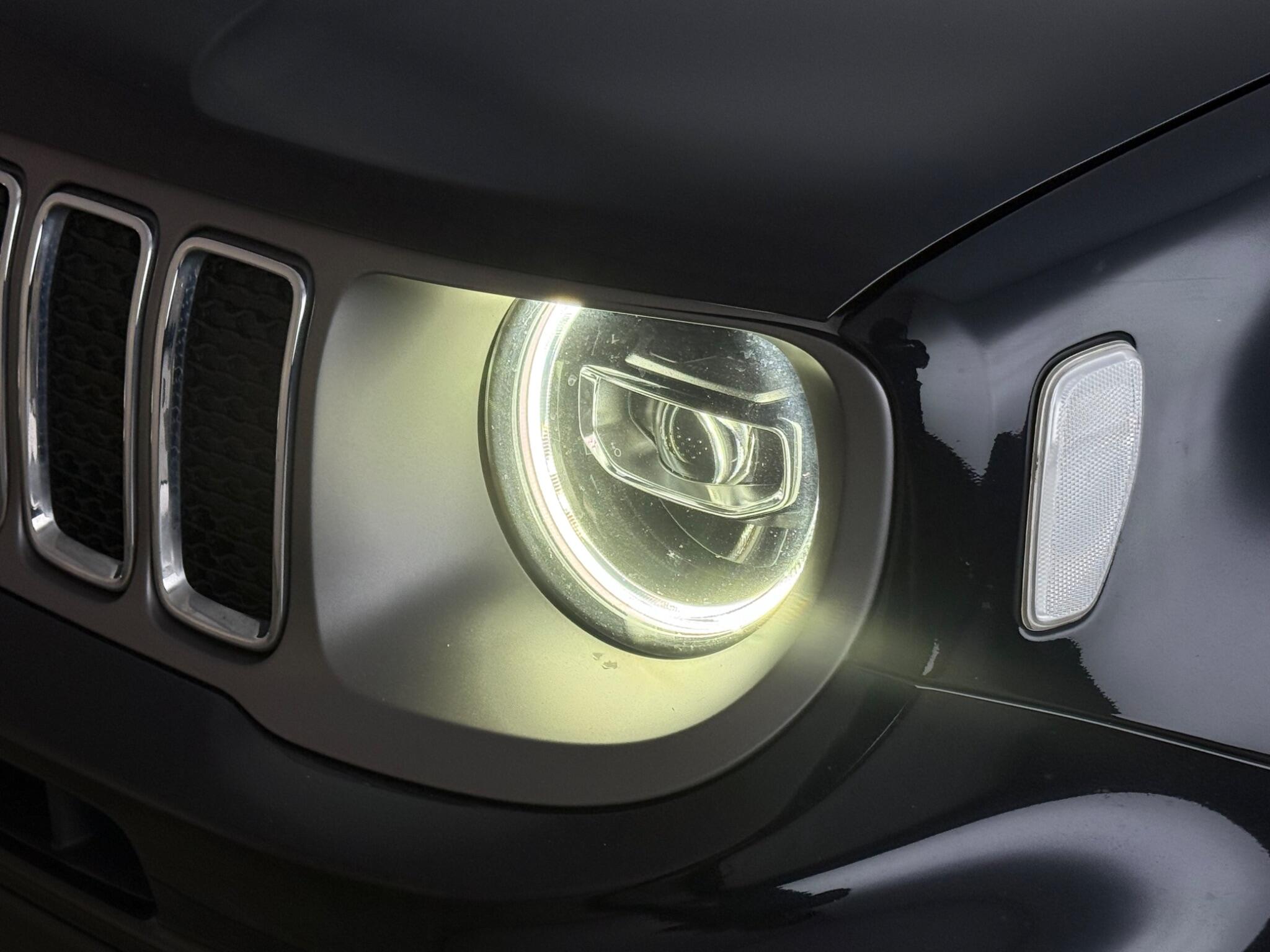 Jeep Renegade view 11