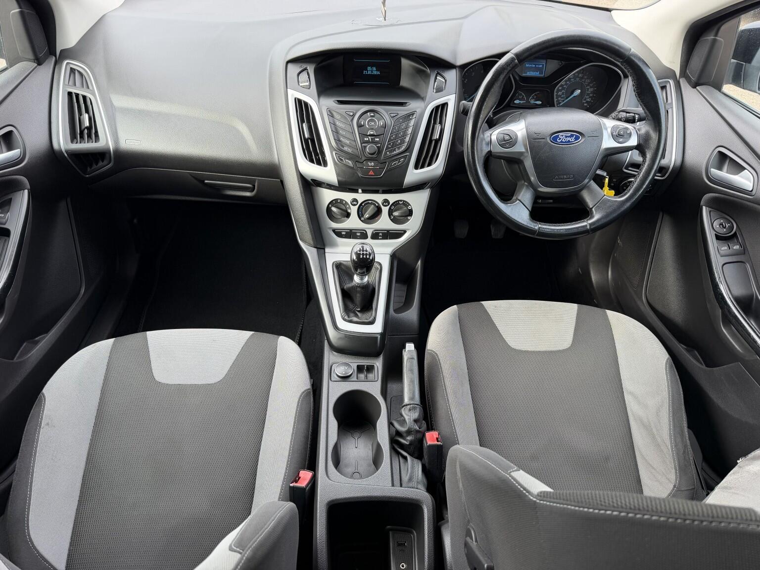 Ford Focus view 4