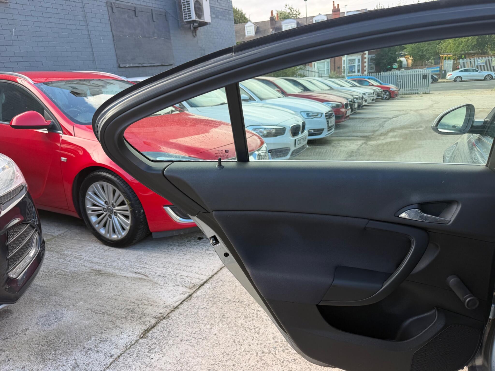 Vauxhall Insignia view 24