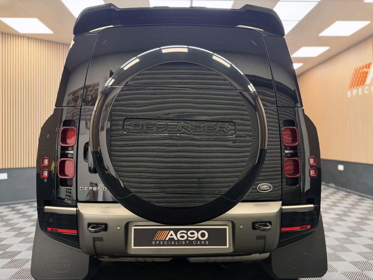 Land Rover Defender 110 view 12