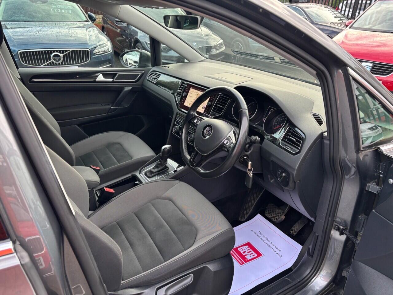 Volkswagen Golf SV view 11
