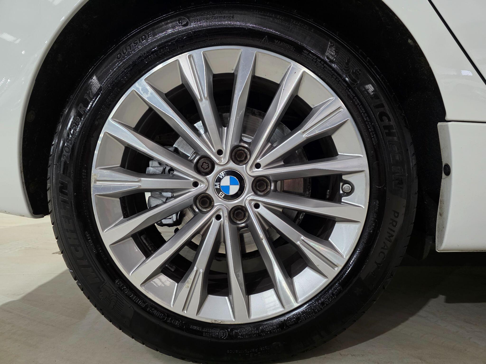 BMW 2 Series Active Tourer view 32