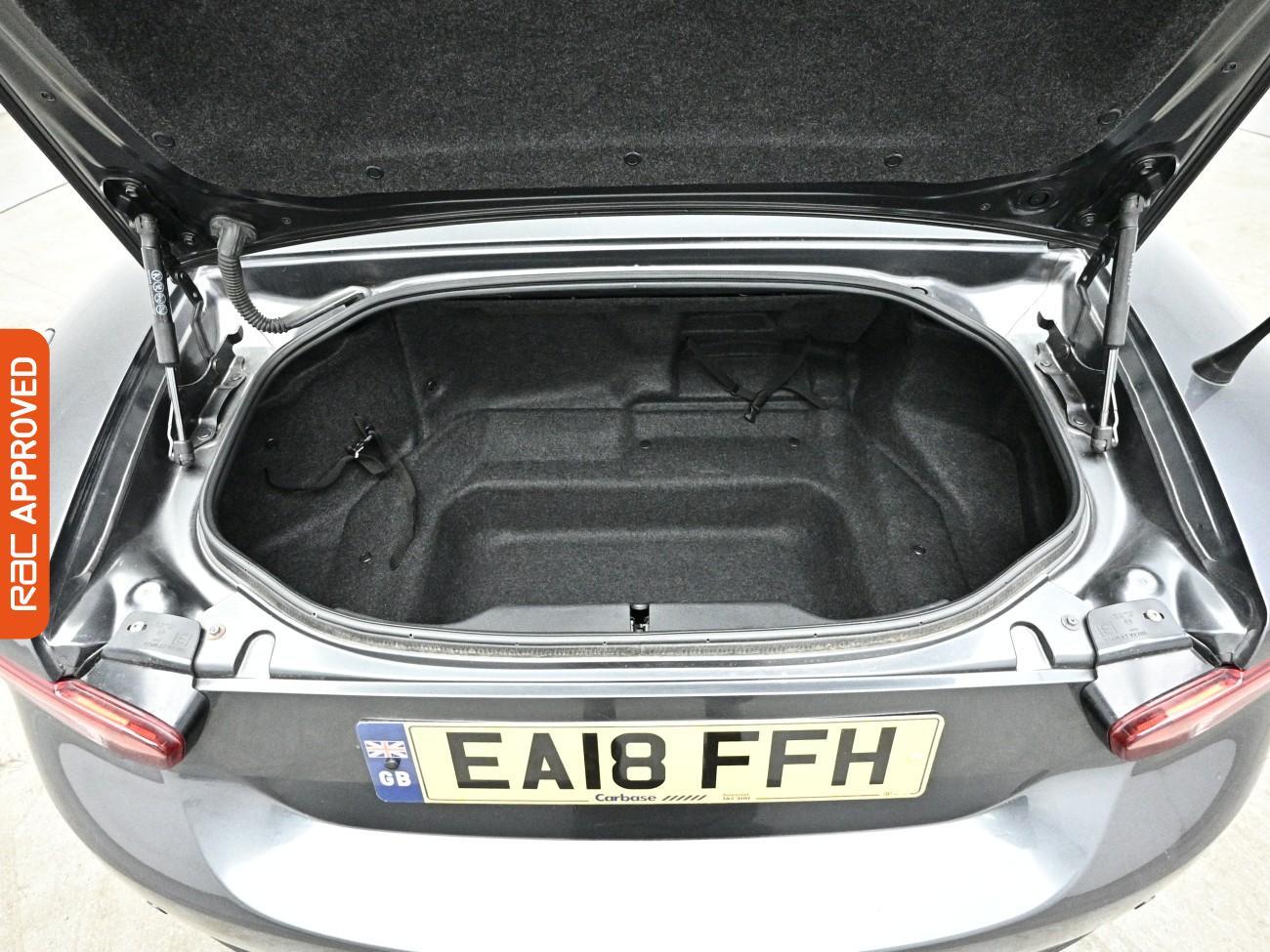 Fiat 124 Spider view 13