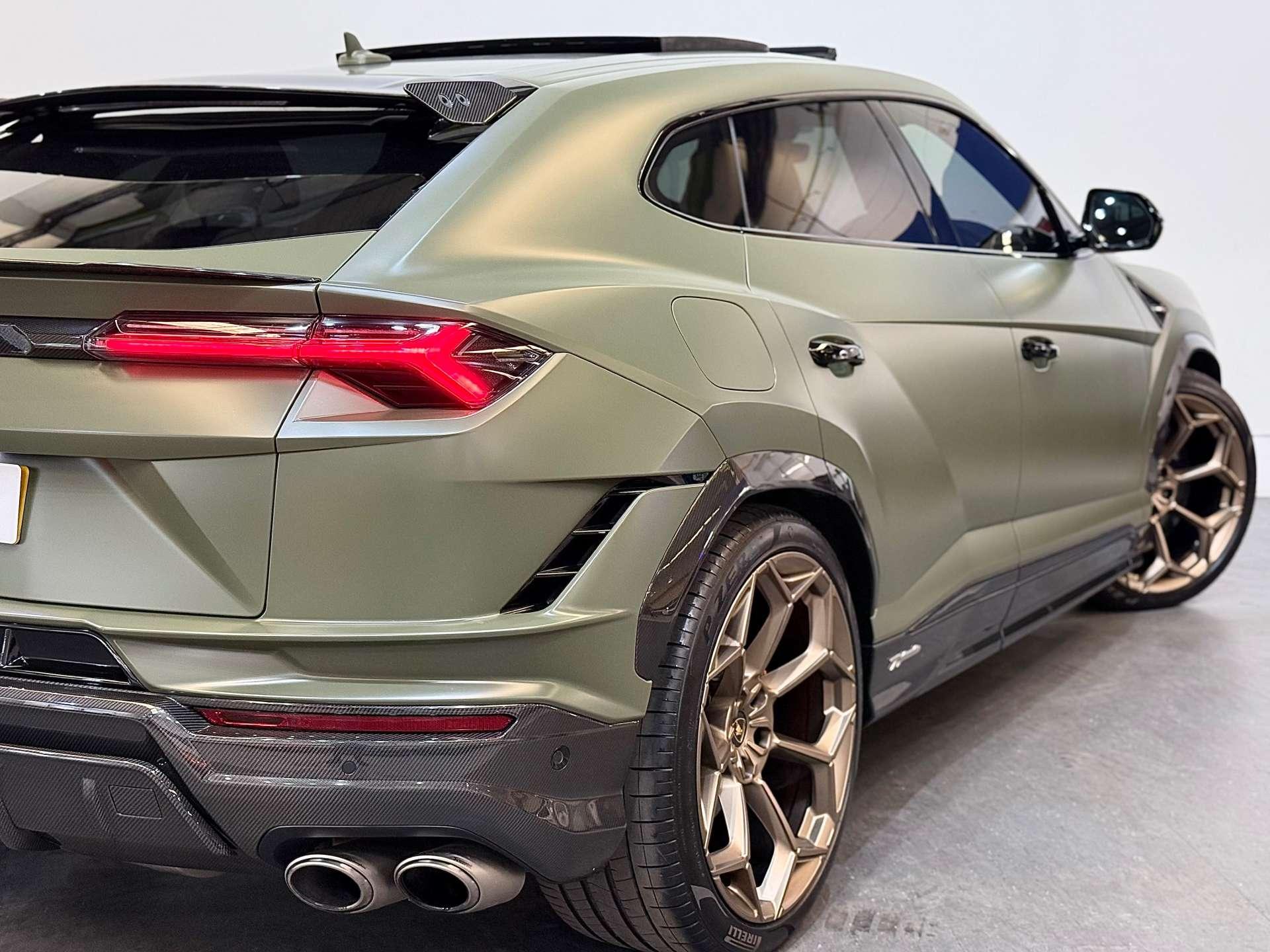 Lamborghini Urus view 26