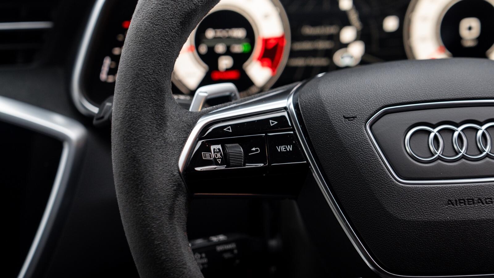 Audi RS6 Avant view 12