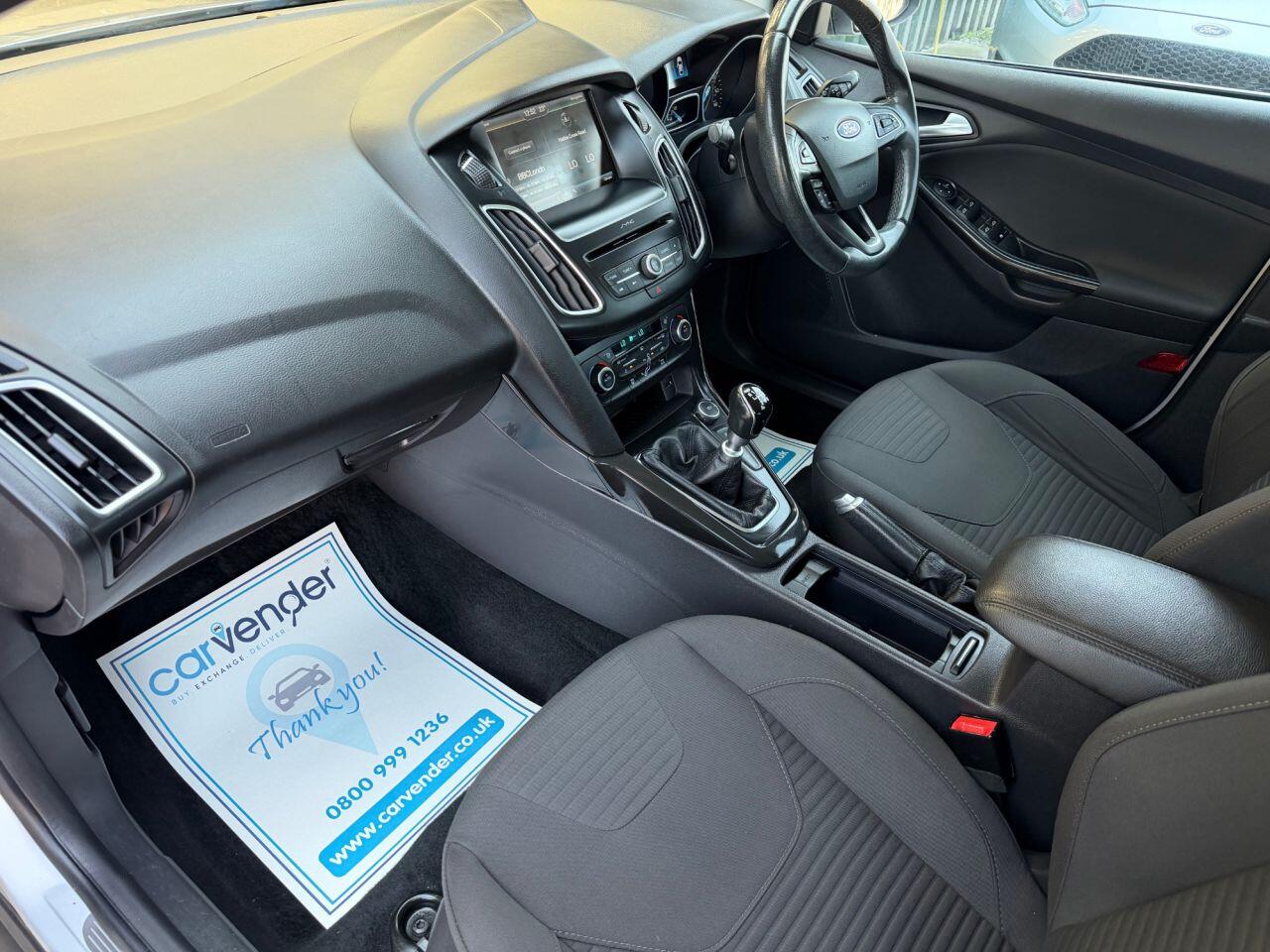 Ford Focus view 25