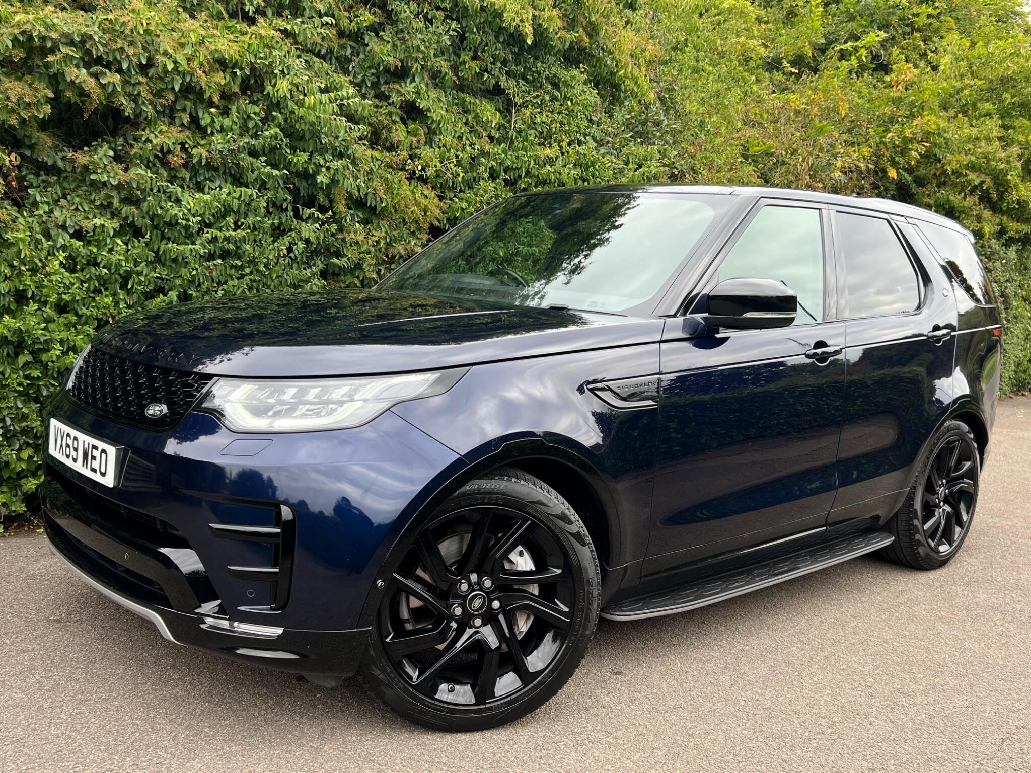 Land Rover Discovery view 3